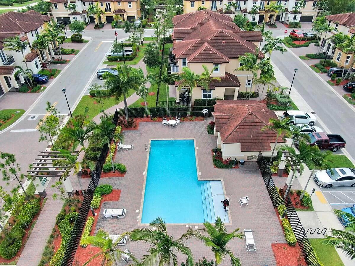 6960 Long Pine, Coconut Creek FL 33073