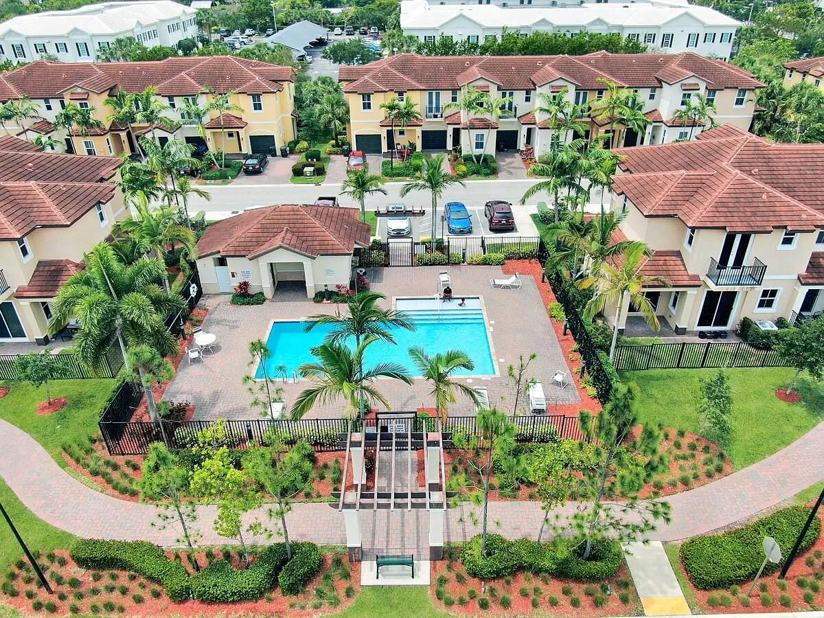 6960 Long Pine, Coconut Creek FL 33073