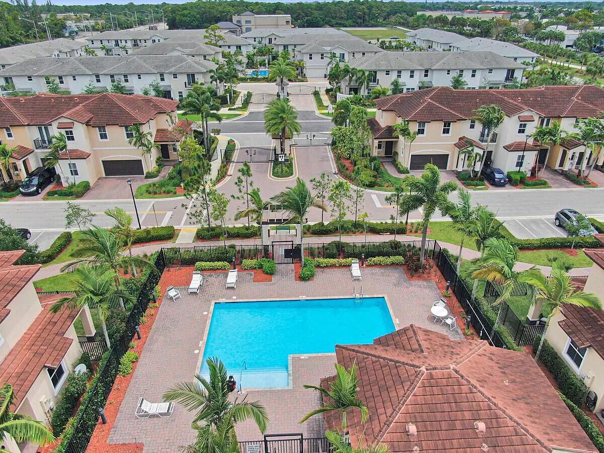 6960 Long Pine, Coconut Creek FL 33073