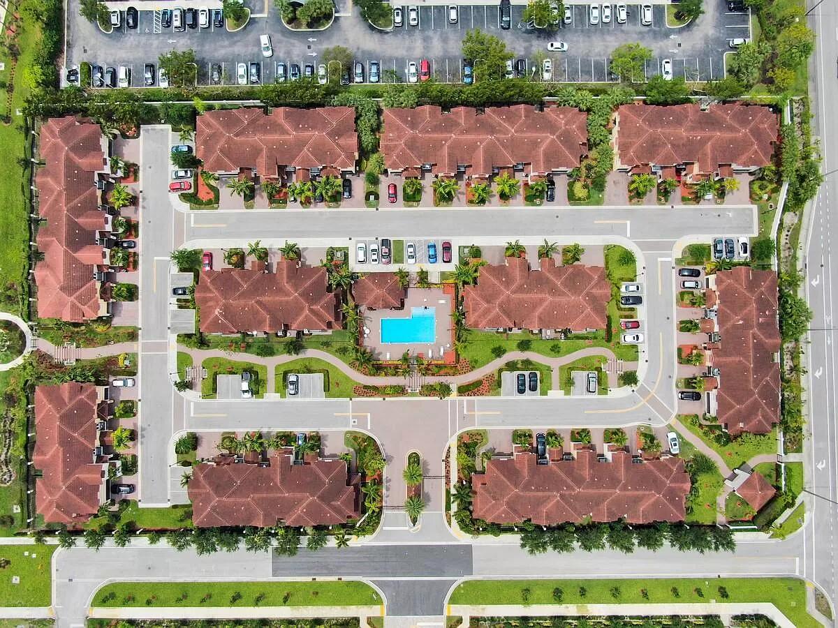 6960 Long Pine, Coconut Creek FL 33073