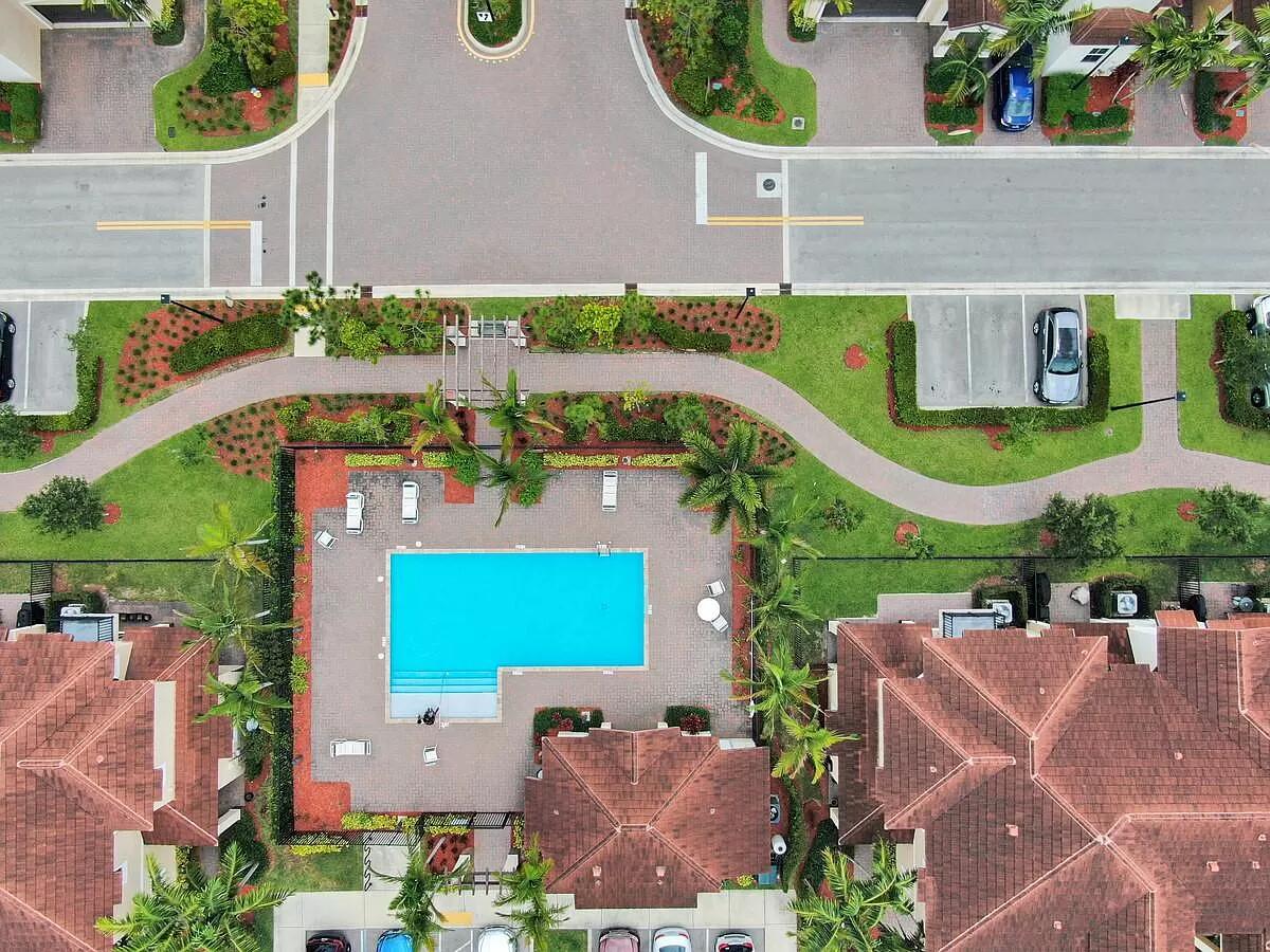 6960 Long Pine, Coconut Creek FL 33073