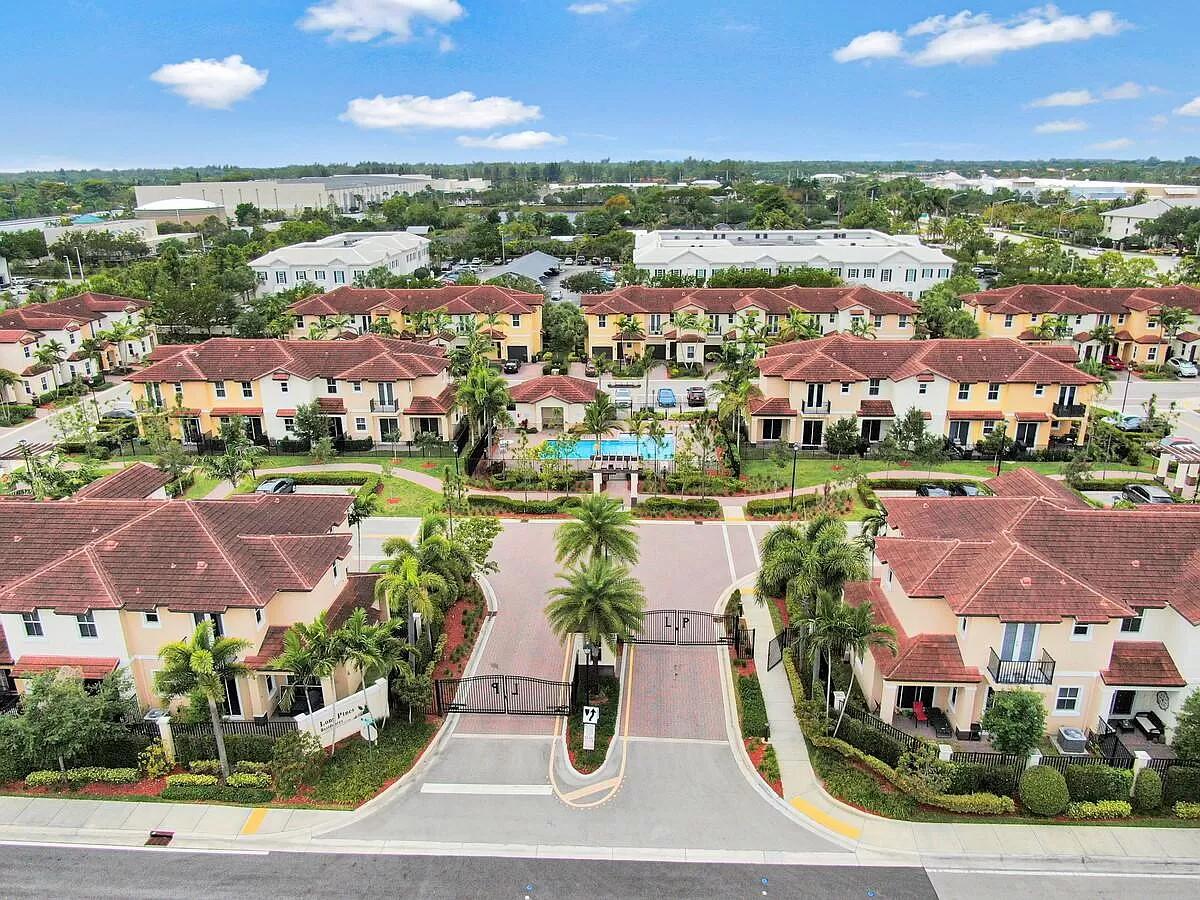 6960 Long Pine, Coconut Creek FL 33073