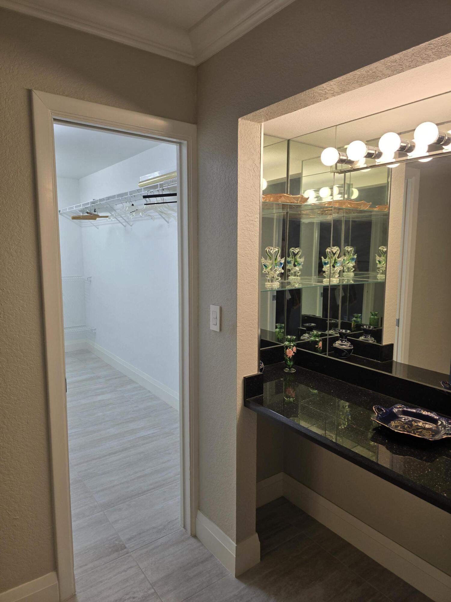 7580 Regency Lake #402, Boca Raton FL 33433