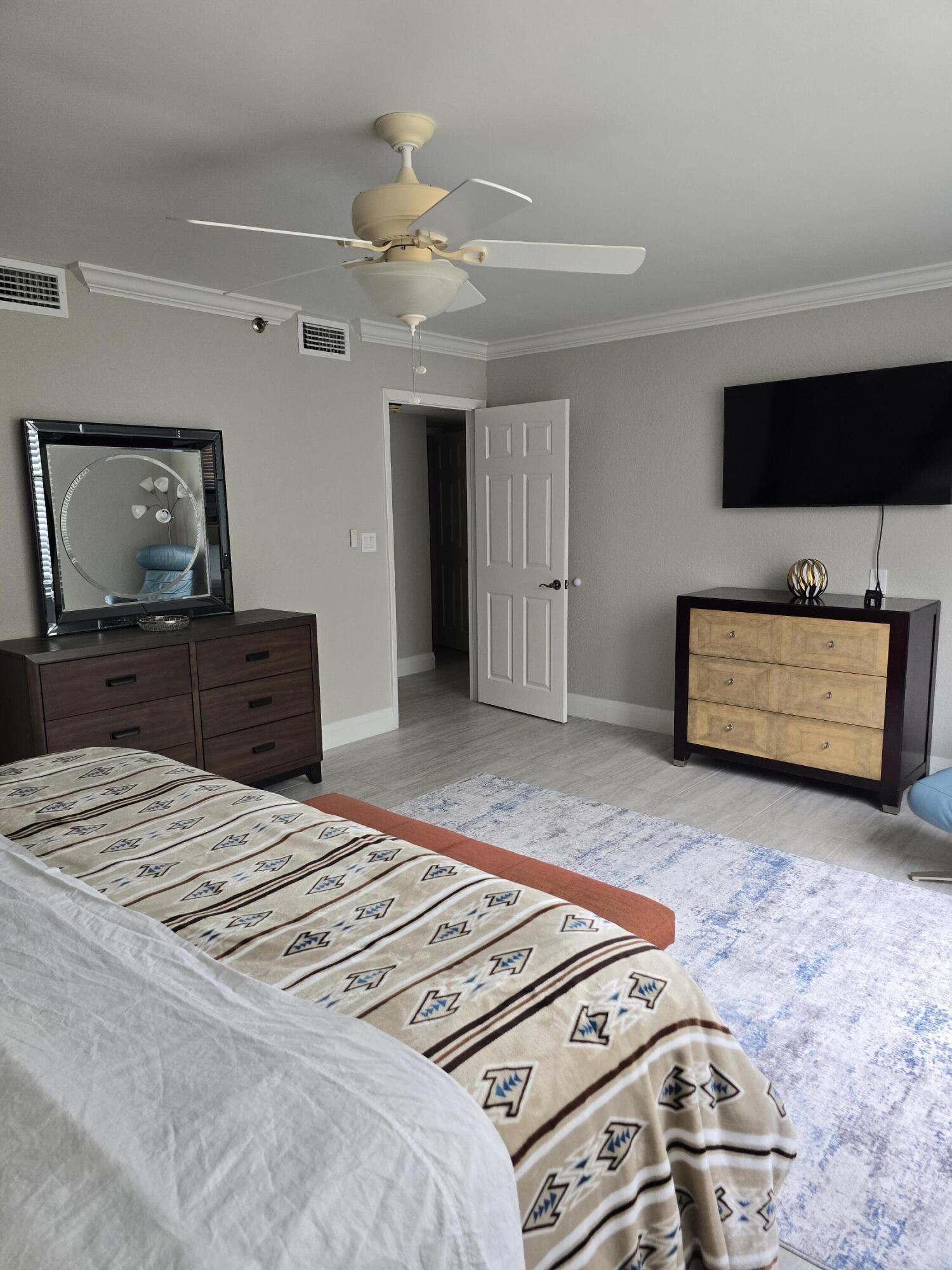 7580 Regency Lake #402, Boca Raton FL 33433