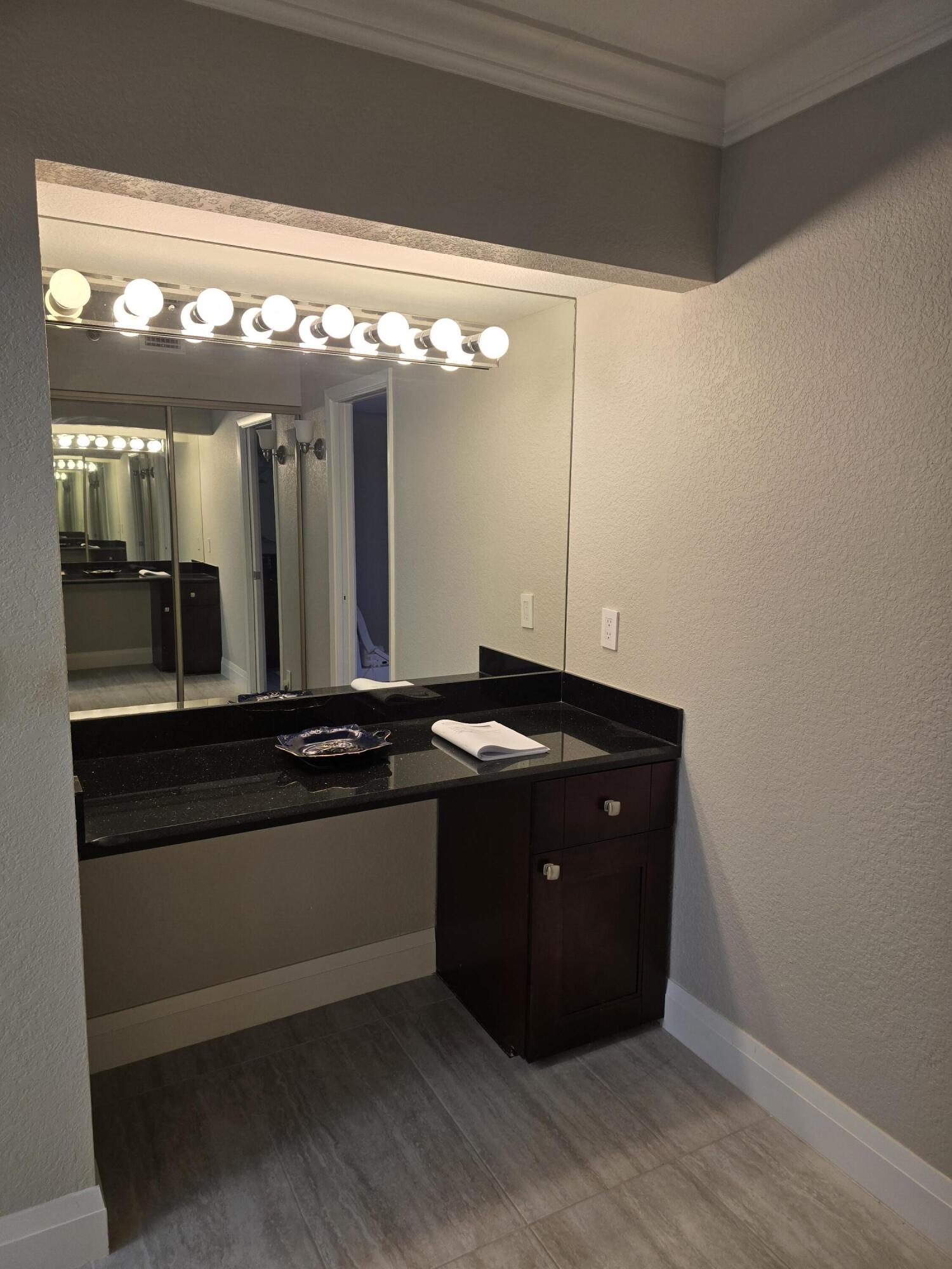 7580 Regency Lake #402, Boca Raton FL 33433