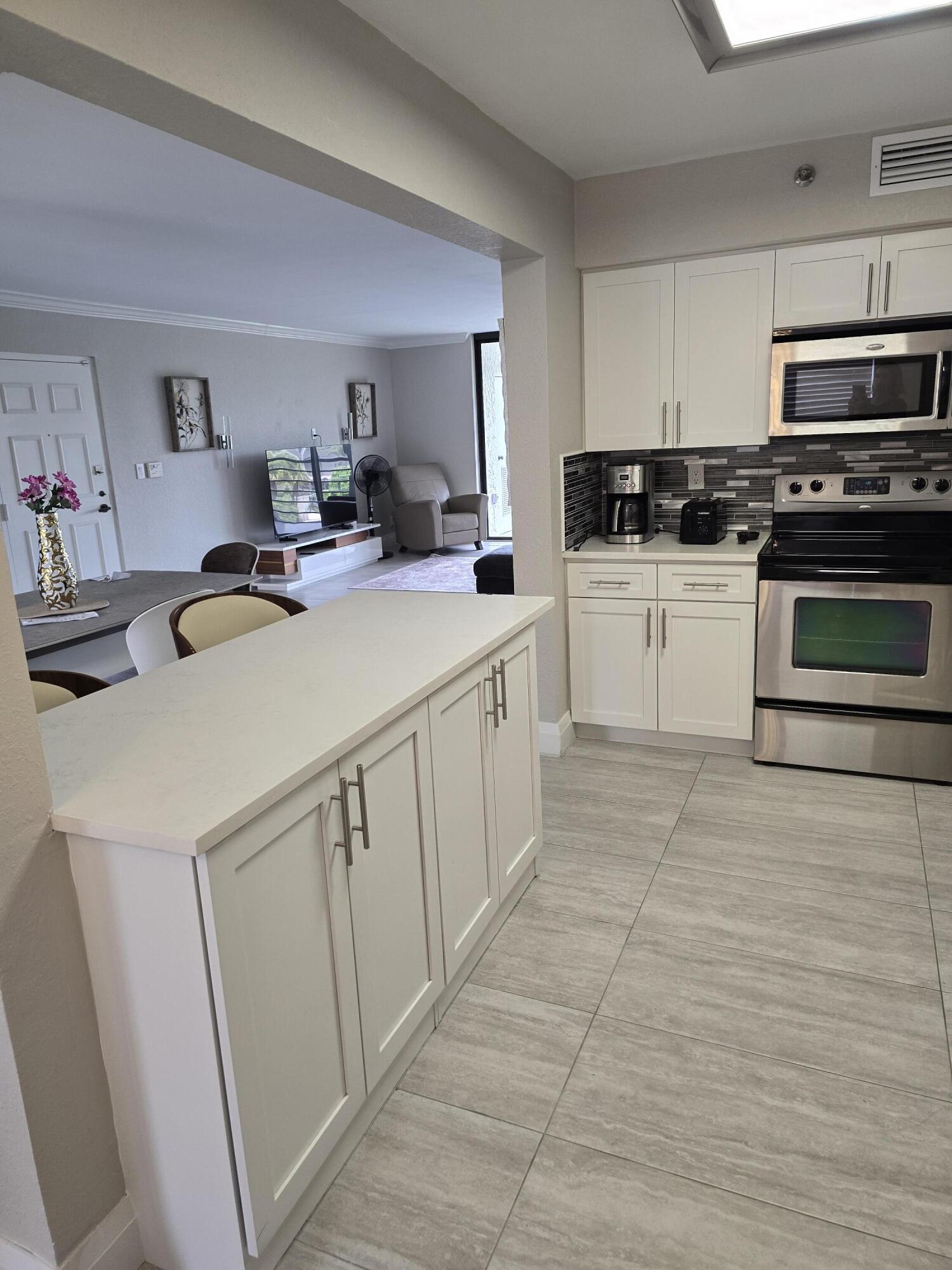 7580 Regency Lake #402, Boca Raton FL 33433