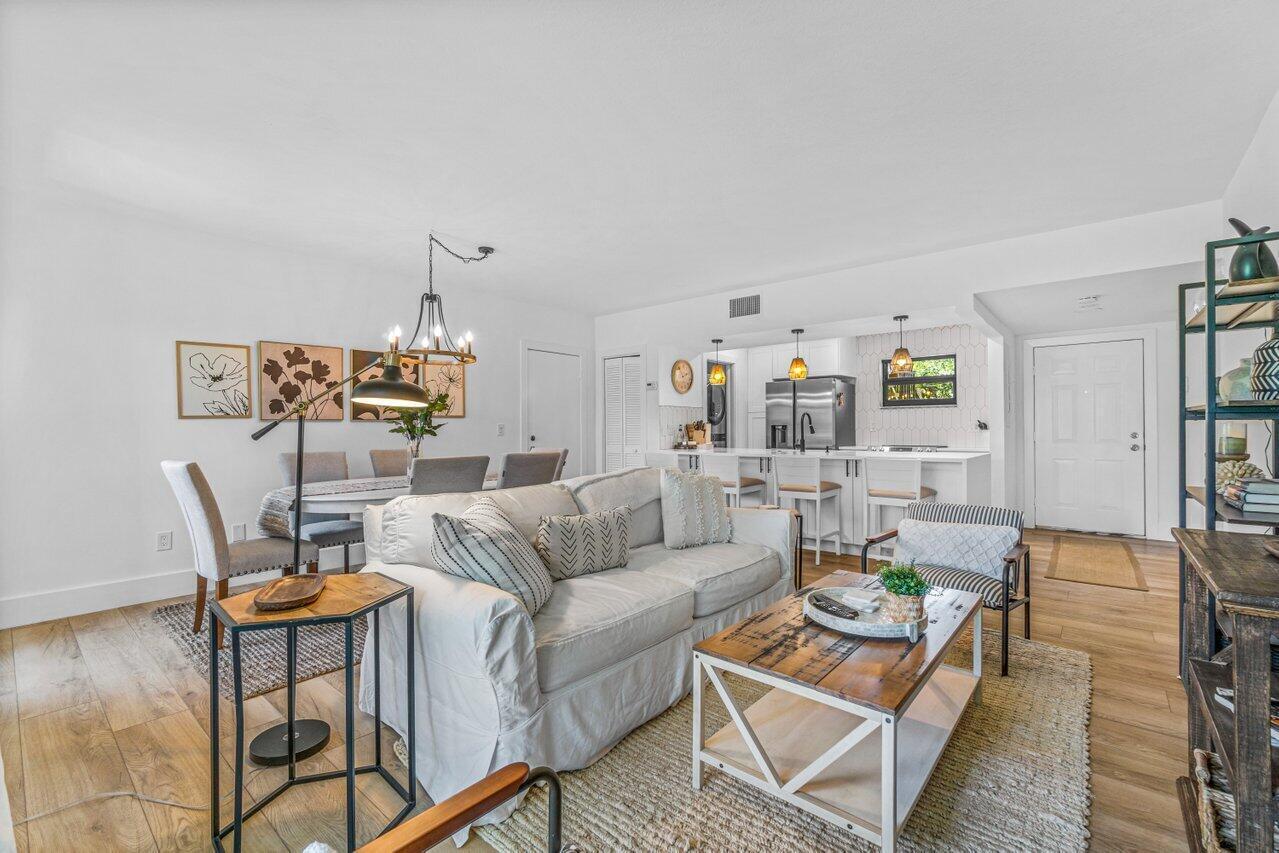 13334 Polo Club #206, Wellington FL 33414