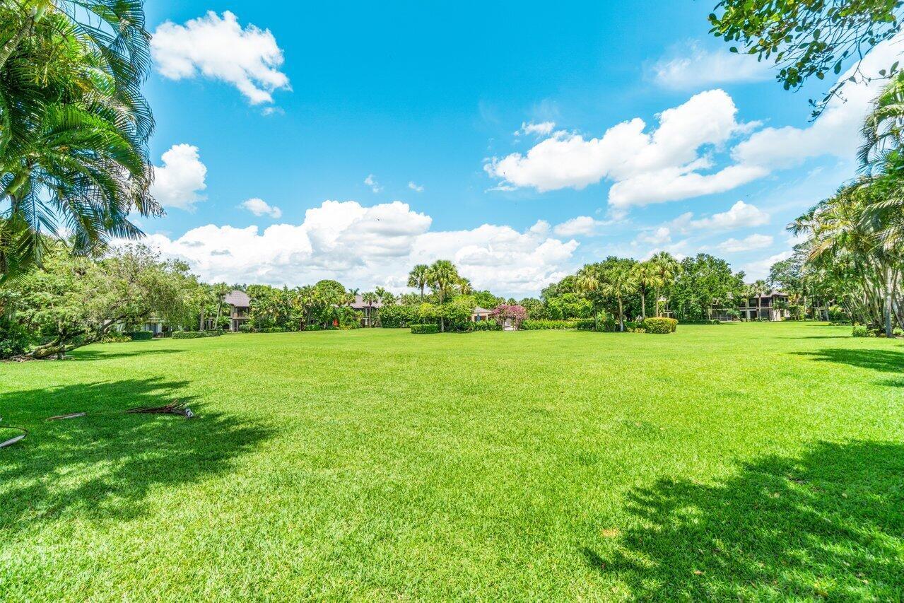 13334 Polo Club #206, Wellington FL 33414