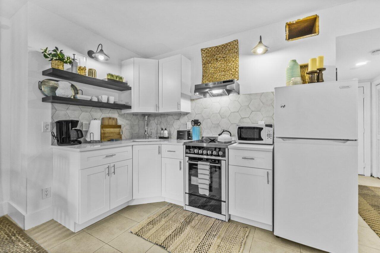 13334 Polo Club #206, Wellington FL 33414