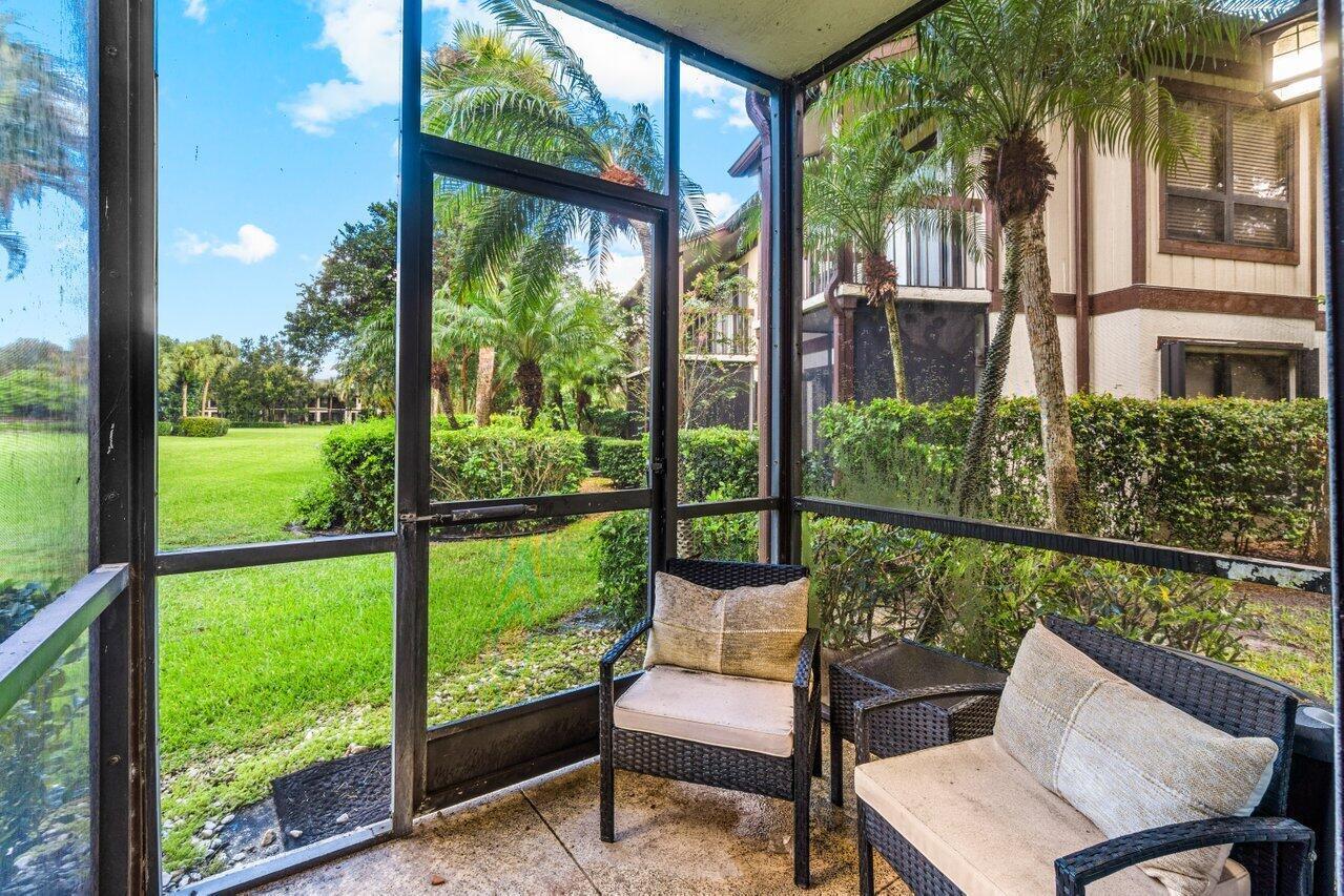 13334 Polo Club #206, Wellington FL 33414