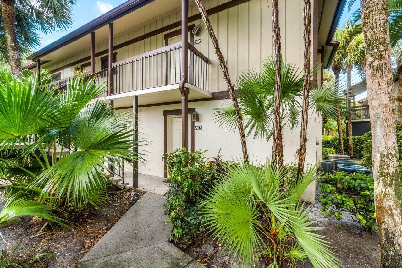13334 Polo Club #206, Wellington FL 33414