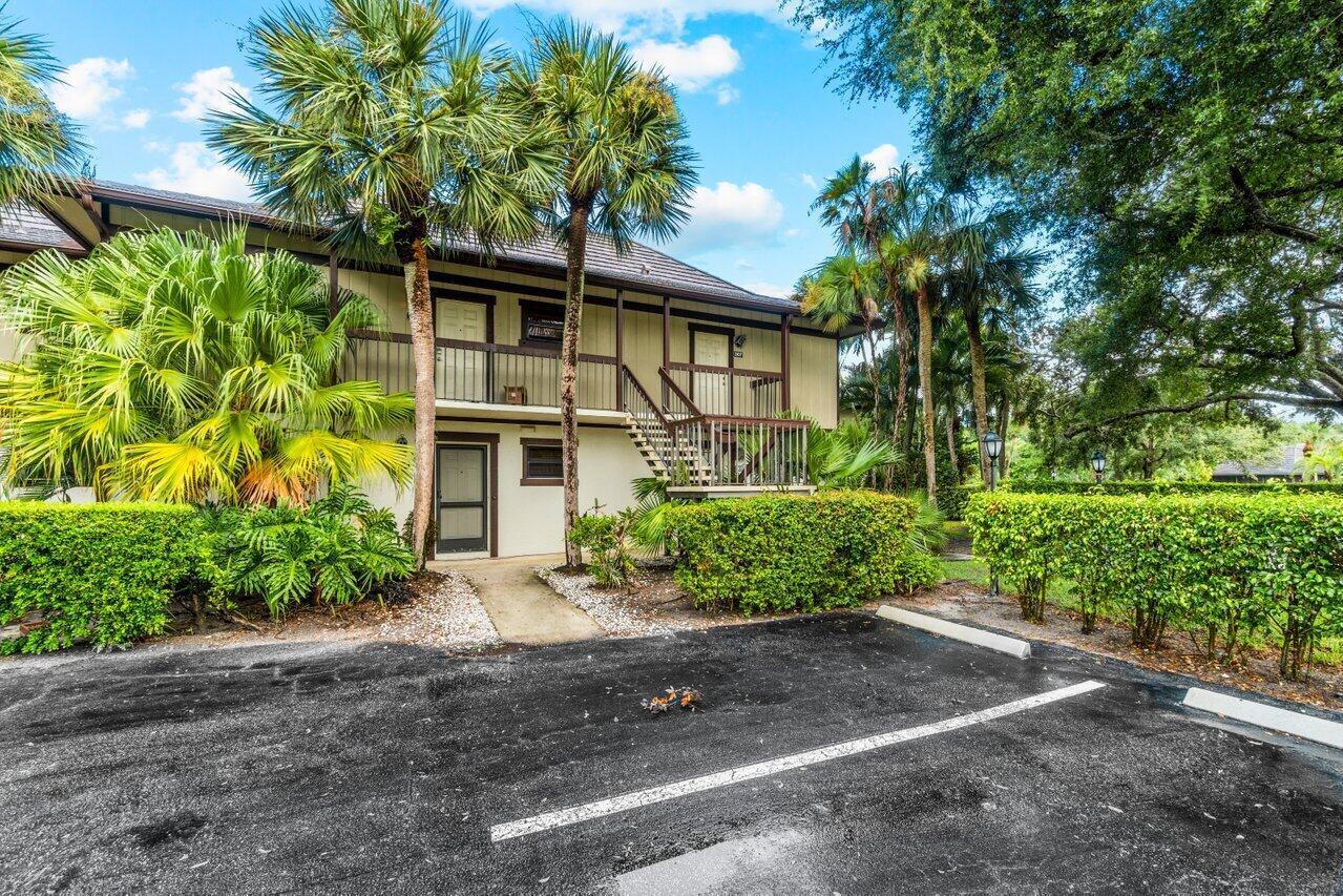 13334 Polo Club #206, Wellington FL 33414