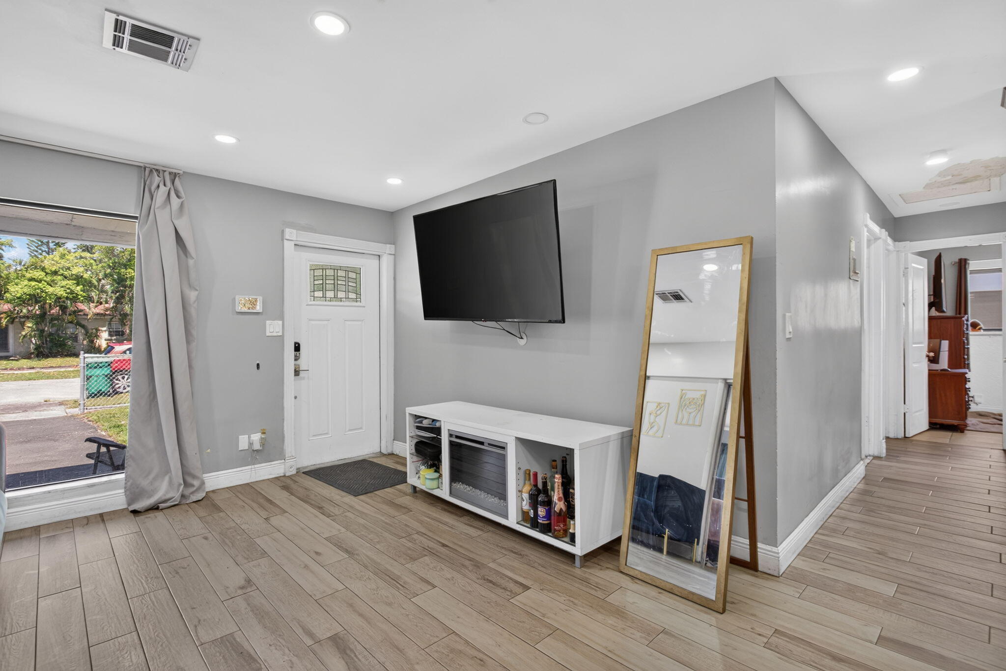 1871 NW 33rd, Lauderhill FL 33311