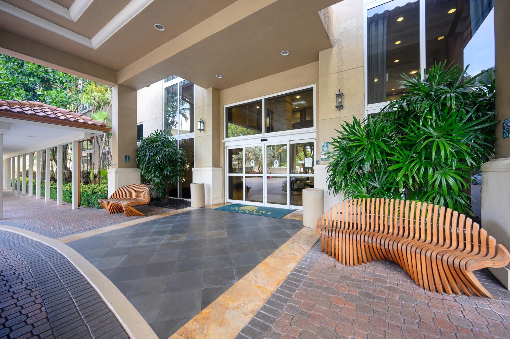 19501 W Country Club #1412, Aventura FL 33180