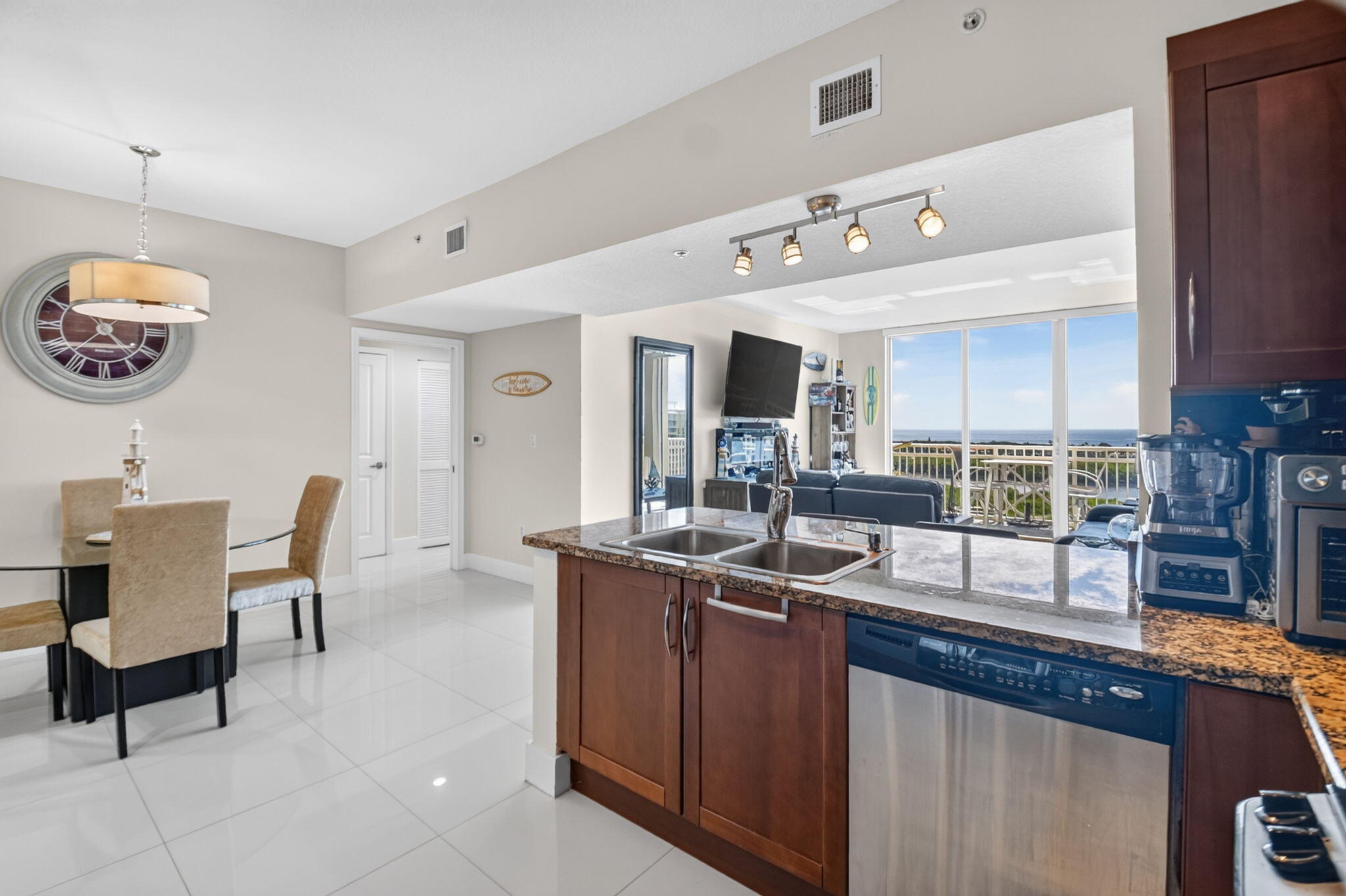 450 N Federal #1406, Boynton Beach FL 33435