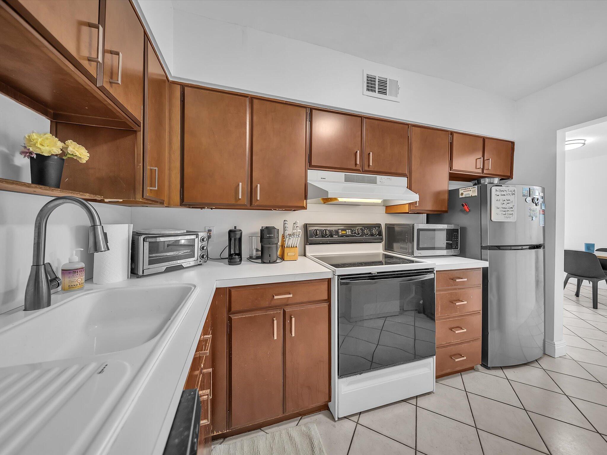 1150 Madruga #C302, Miami FL 33146