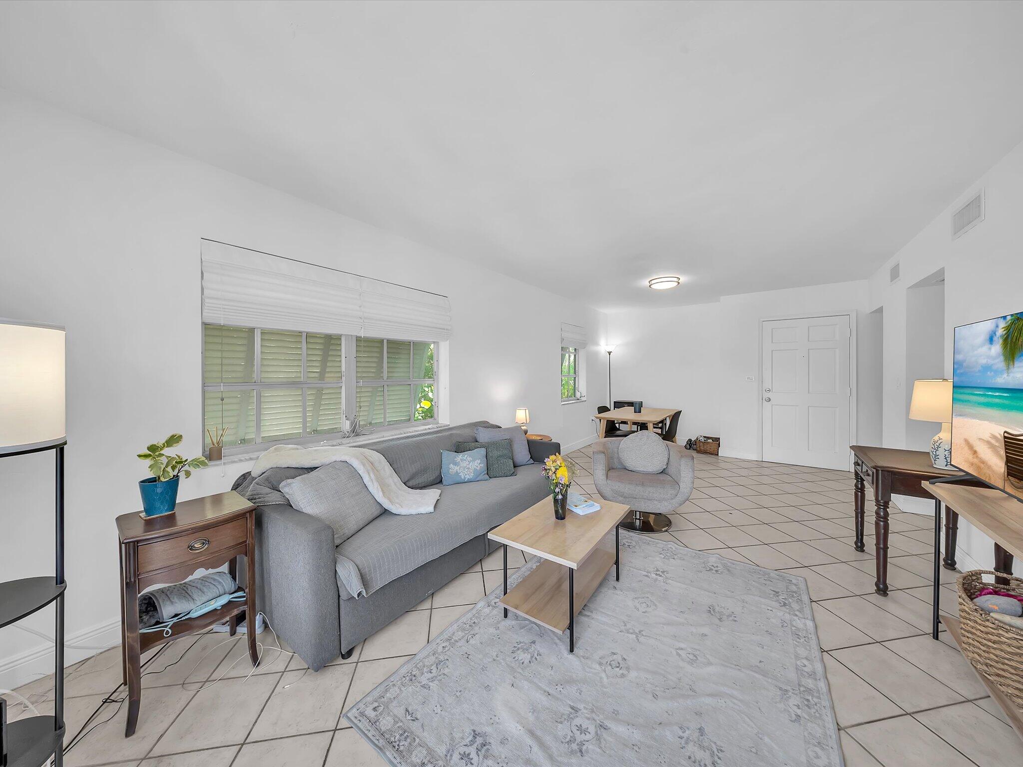 1150 Madruga #C302, Miami FL 33146