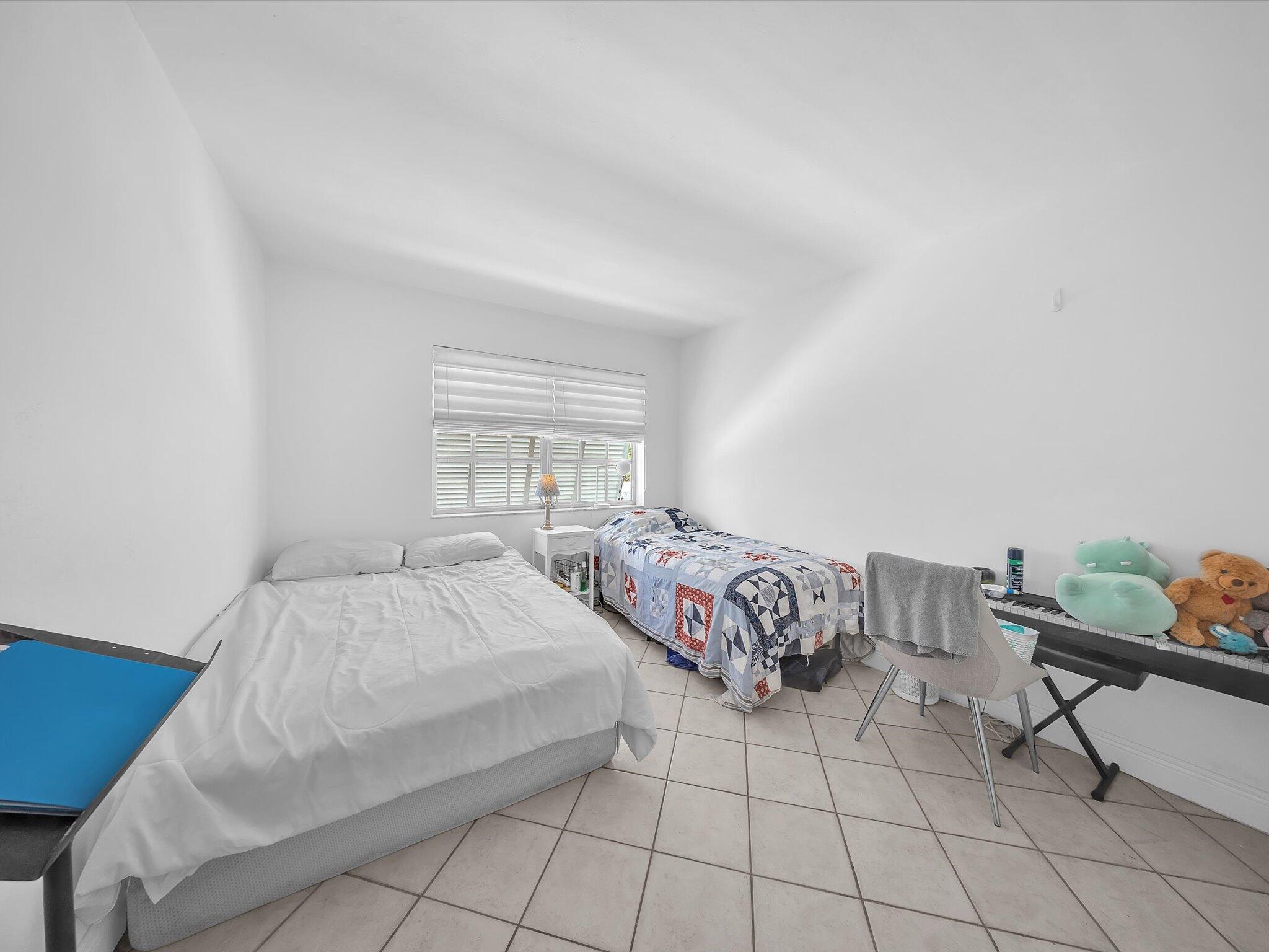 1150 Madruga #C302, Miami FL 33146