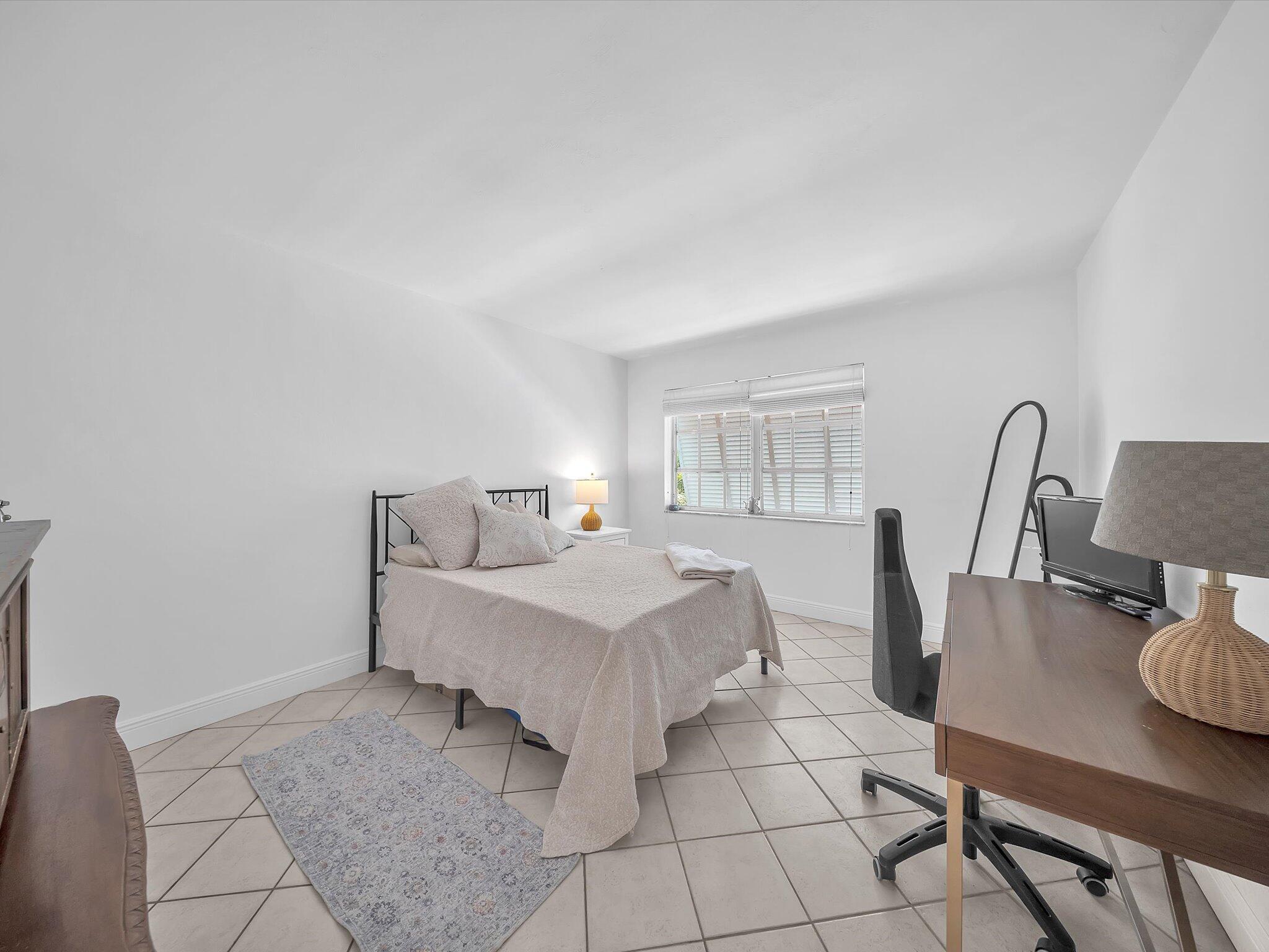 1150 Madruga #C302, Miami FL 33146