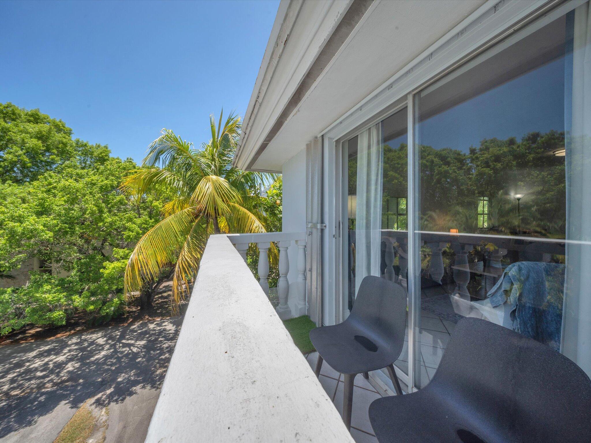 1150 Madruga #C302, Miami FL 33146