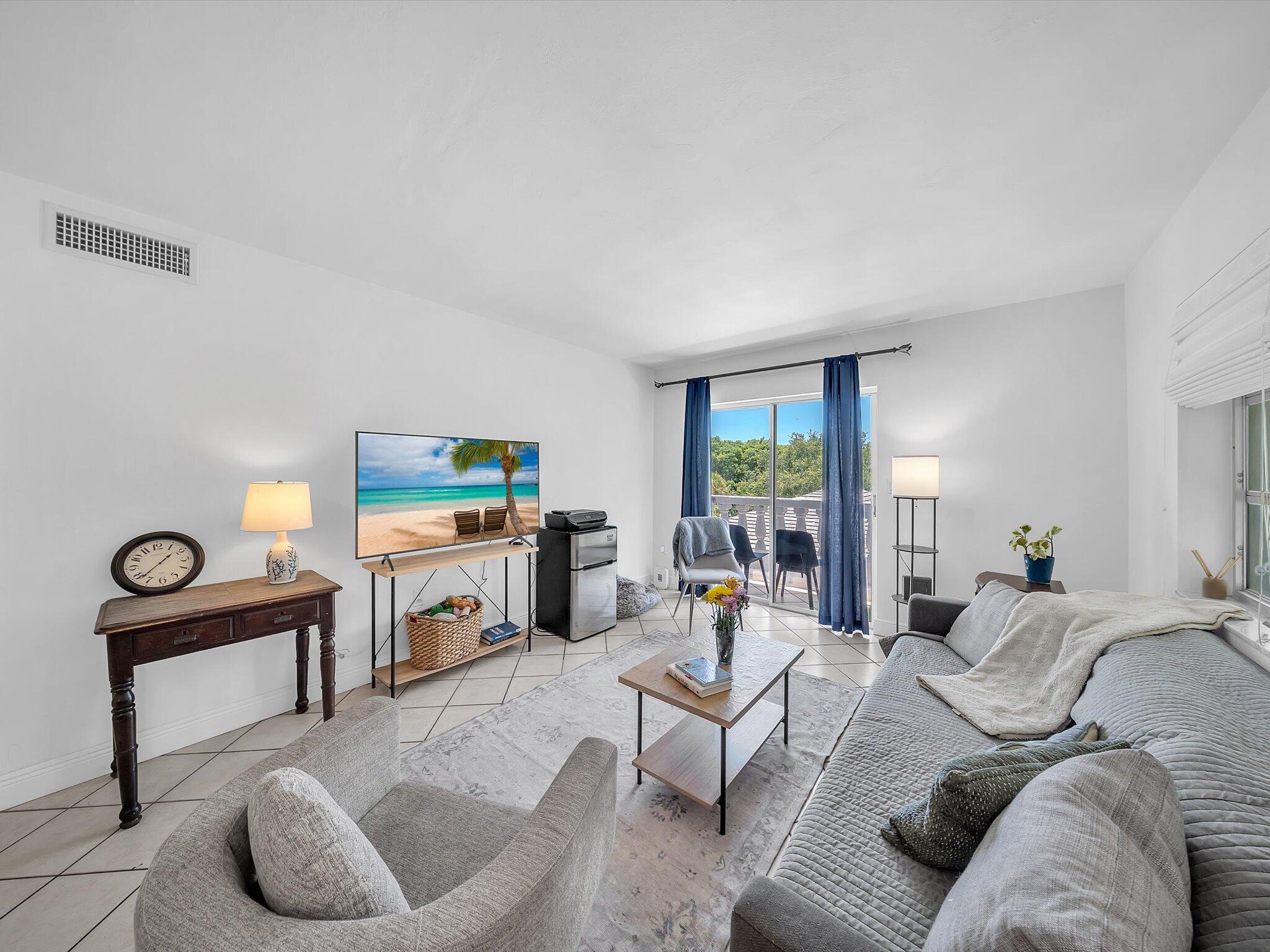 1150 Madruga #C302, Miami FL 33146