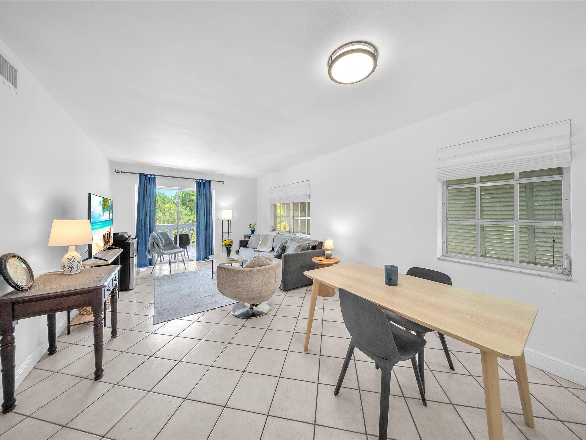 1150 Madruga #C302, Miami FL 33146