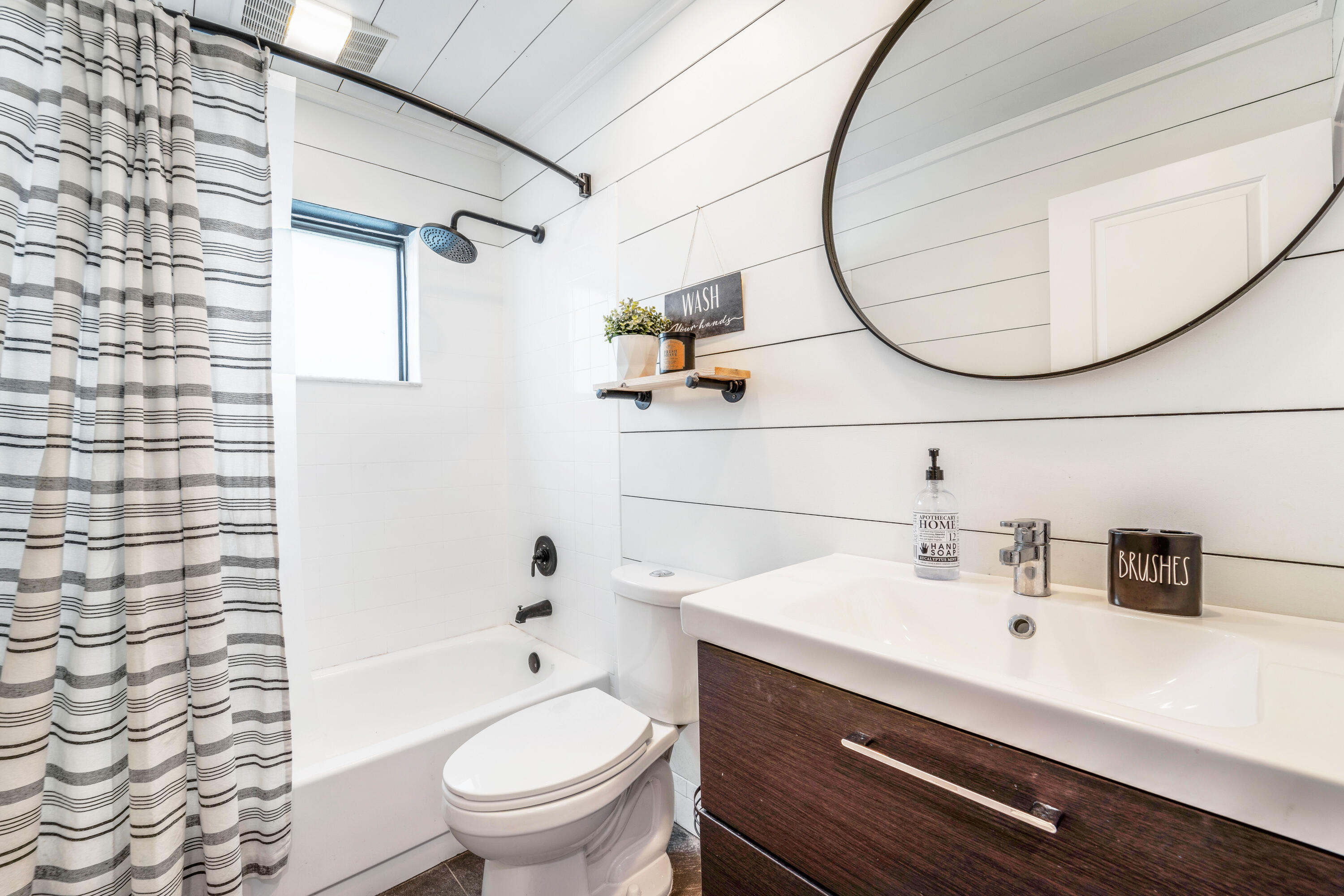 5731 NW 54th, Tamarac FL 33319