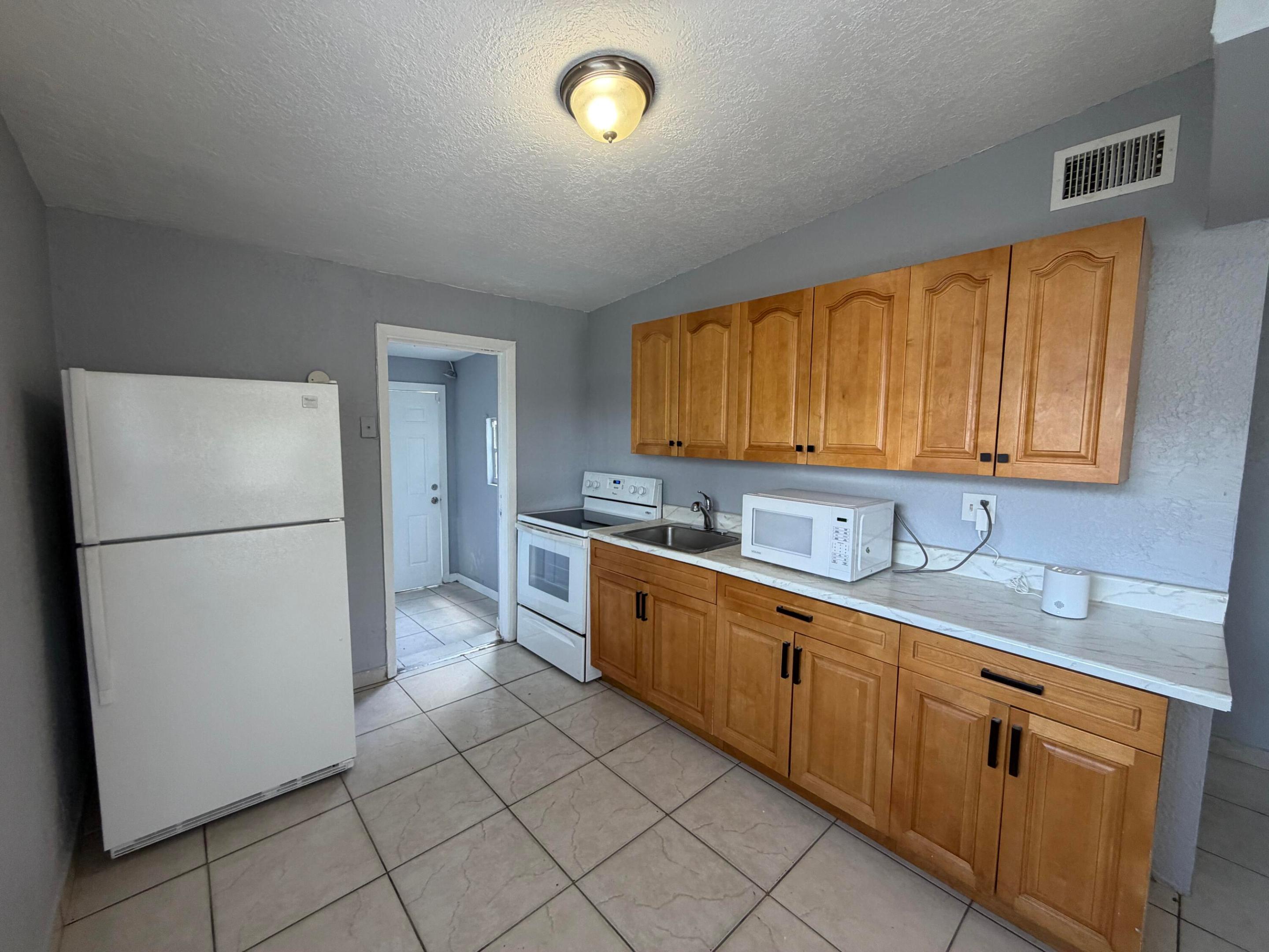 2317 Rutland, Opa Locka FL 33054