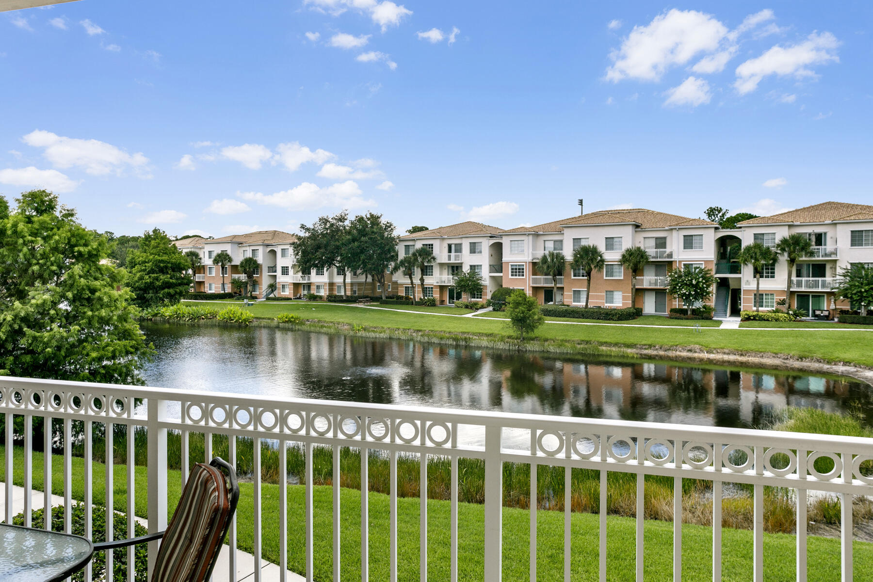 10208 Myrtlewood, Palm Beach Gardens FL 33418