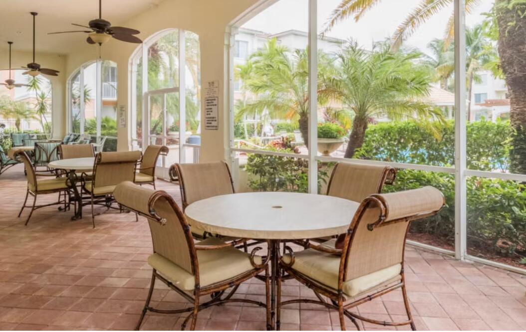 10208 Myrtlewood, Palm Beach Gardens FL 33418