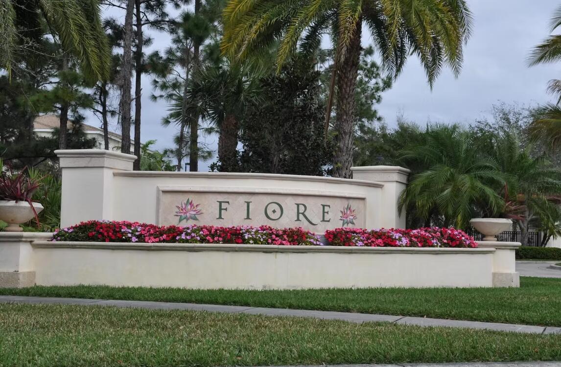 10208 Myrtlewood, Palm Beach Gardens FL 33418