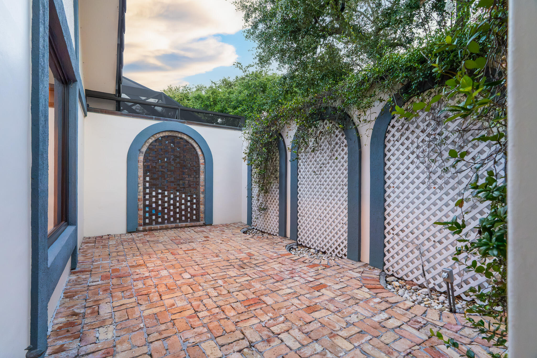 1866 Colonial, Coral Springs FL 33071