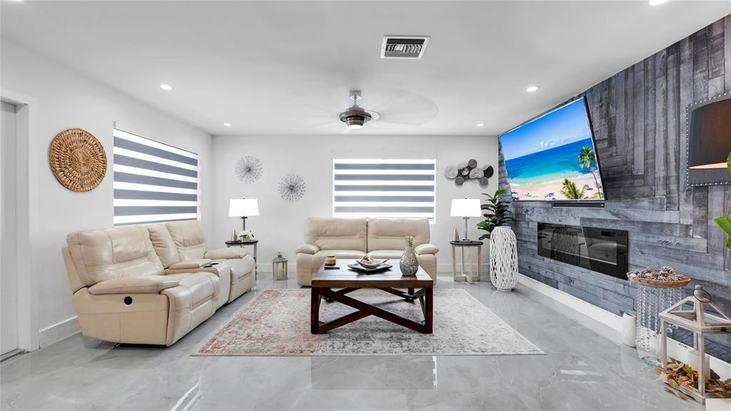 6290 W 16th, Hialeah FL 33012