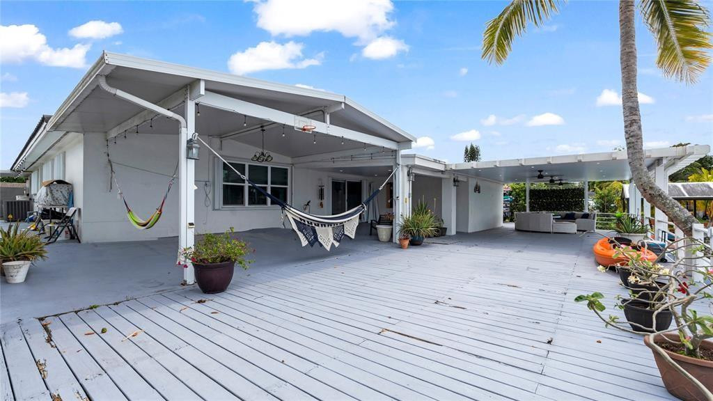 6290 W 16th, Hialeah FL 33012