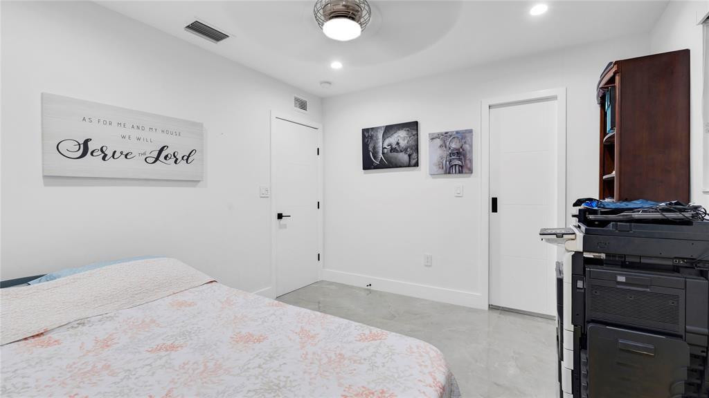 6290 W 16th, Hialeah FL 33012