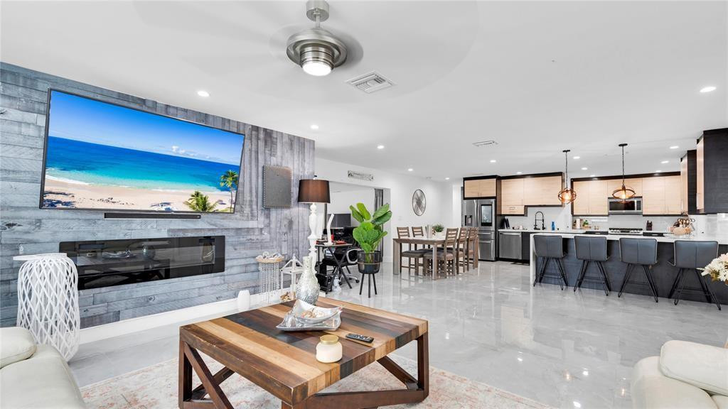 6290 W 16th, Hialeah FL 33012