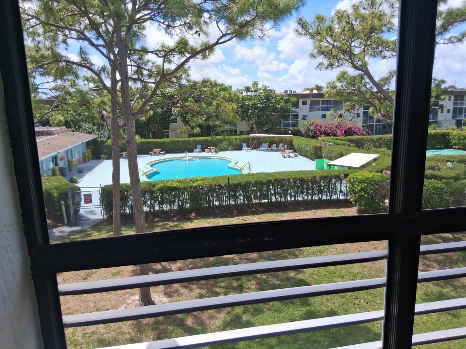 2100 Springdale #303, Palm Springs FL 33461