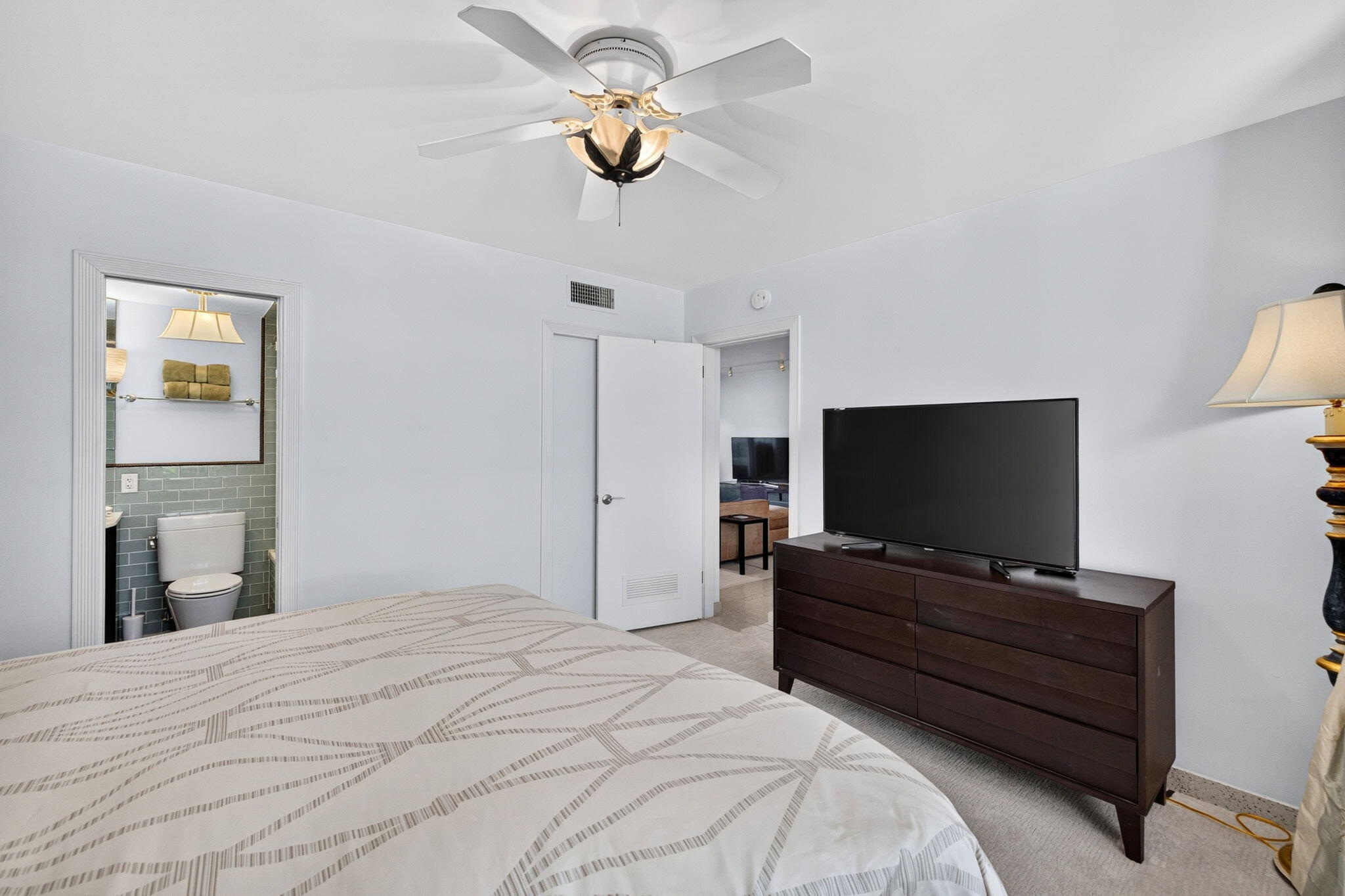 2727 Yacht Club #1b, Fort Lauderdale FL 33304