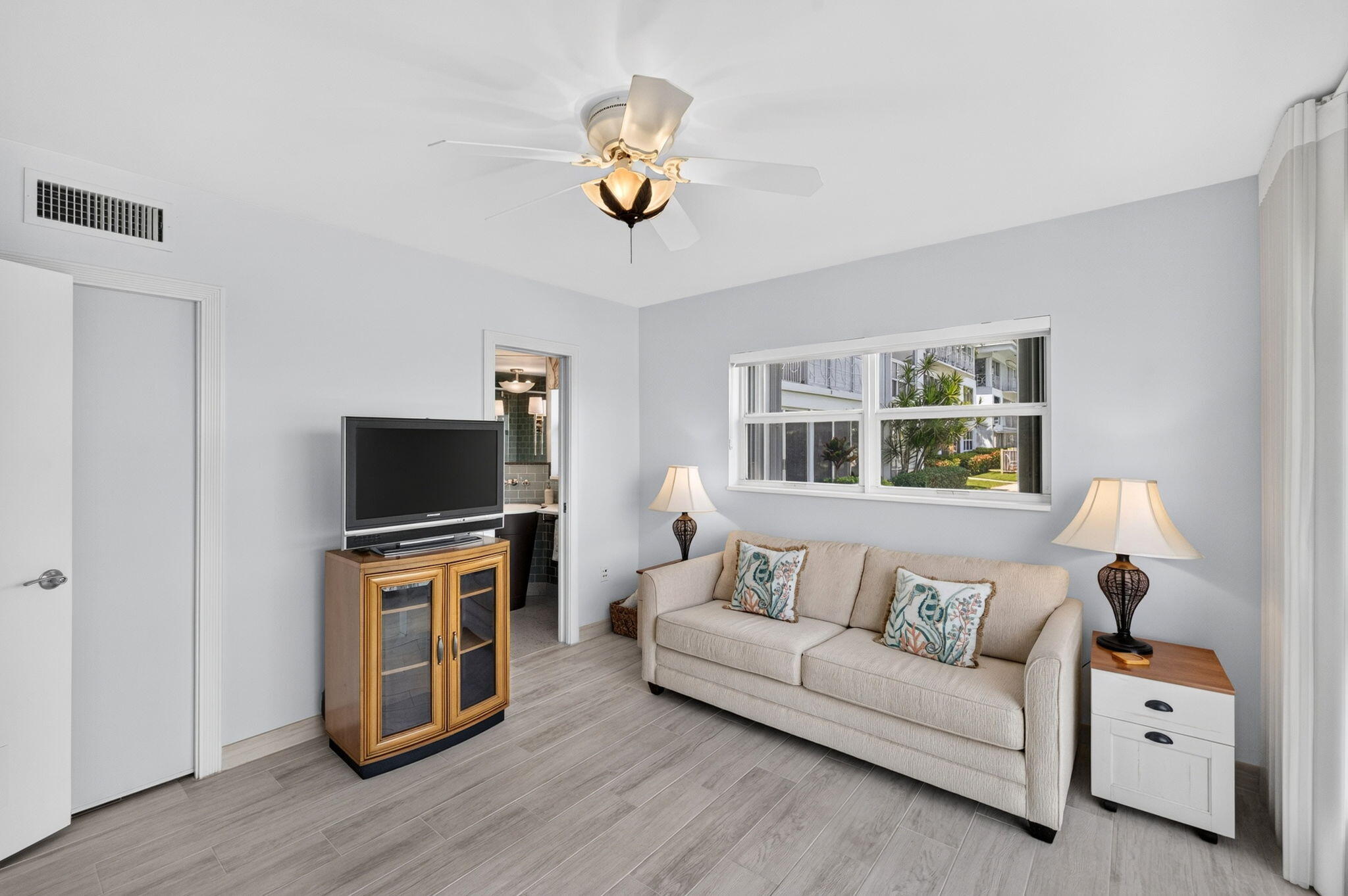 2727 Yacht Club #1b, Fort Lauderdale FL 33304