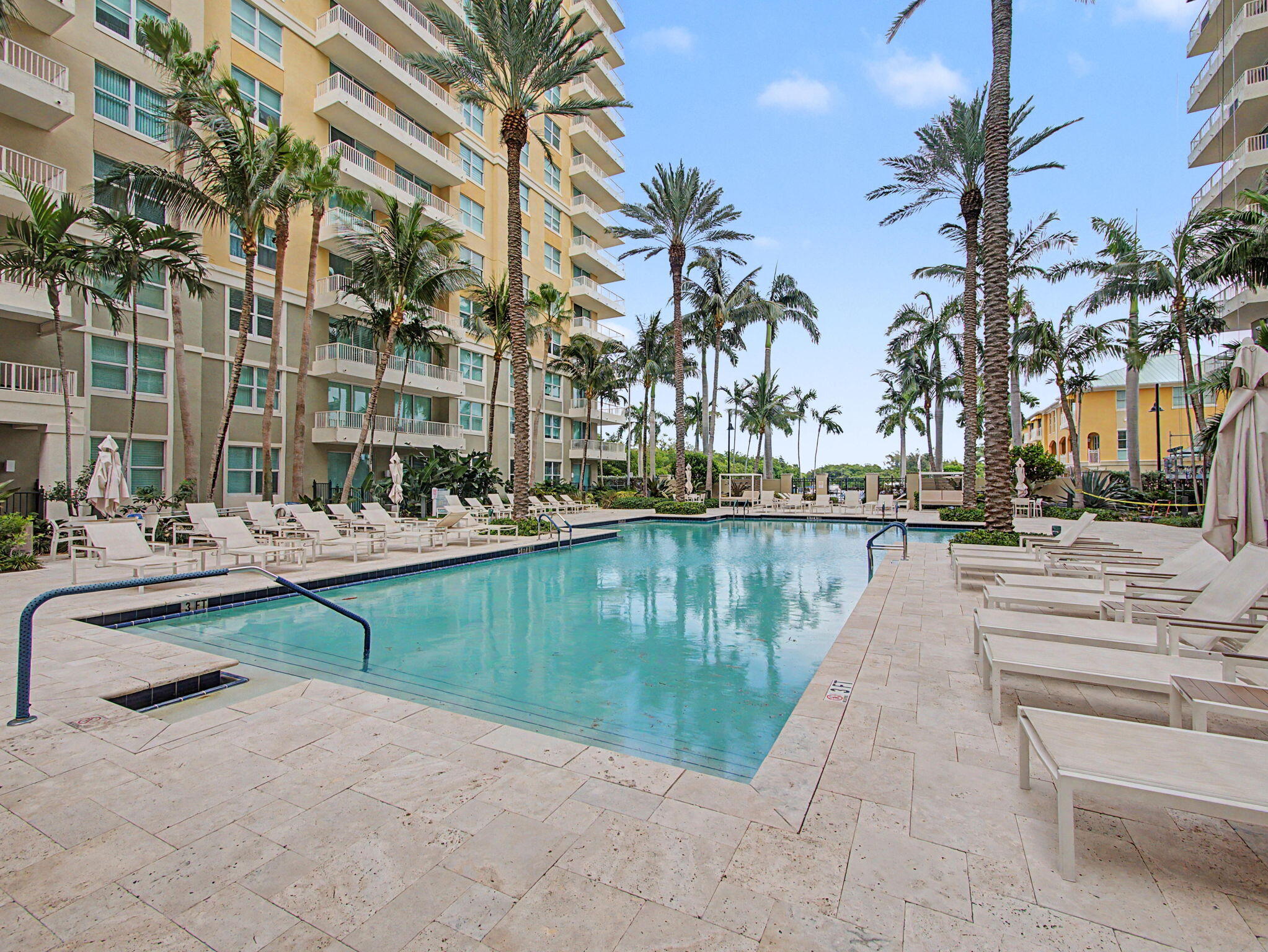 625 Casa Loma #1402, Boynton Beach FL 33435