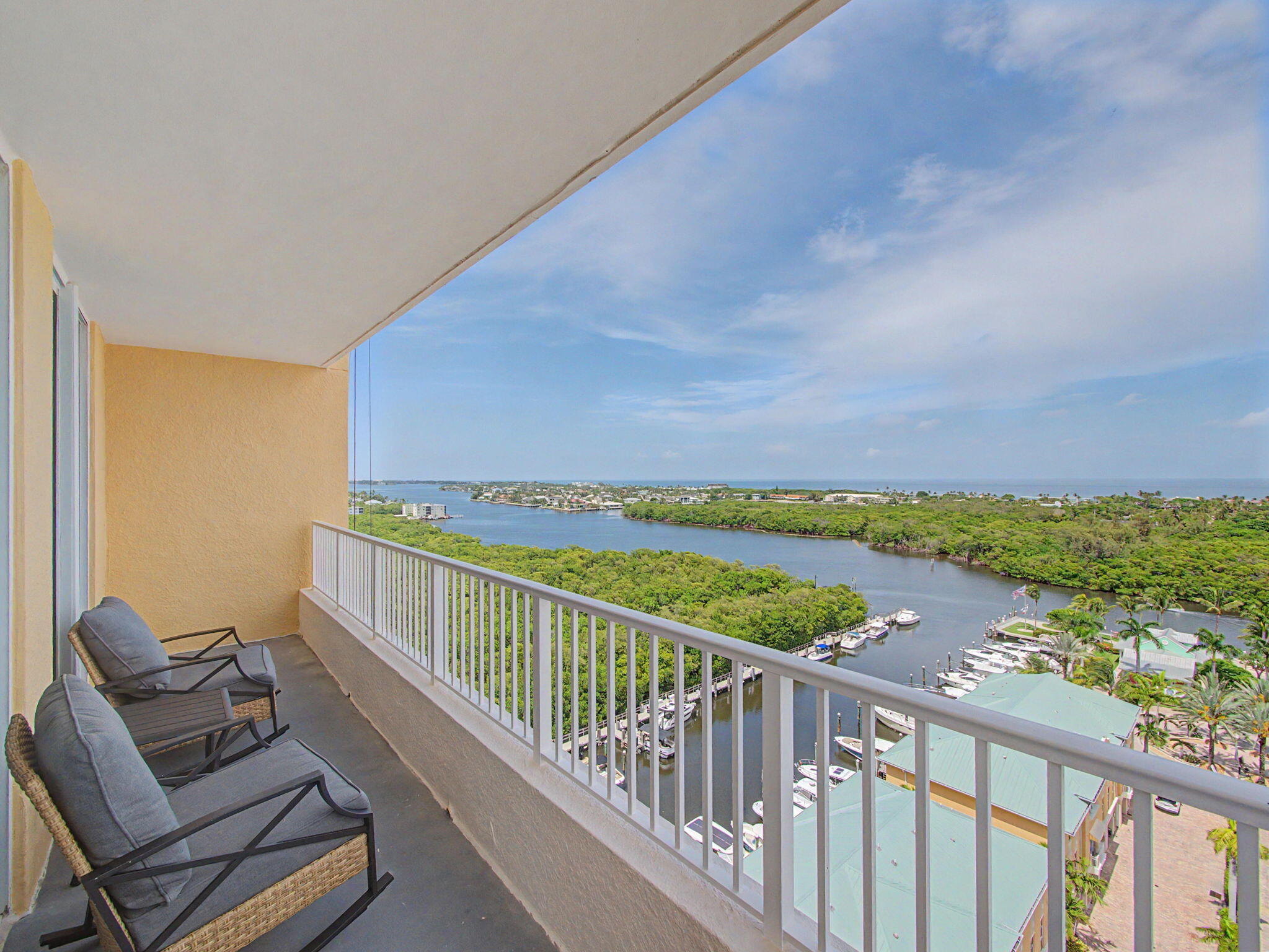 625 Casa Loma #1402, Boynton Beach FL 33435