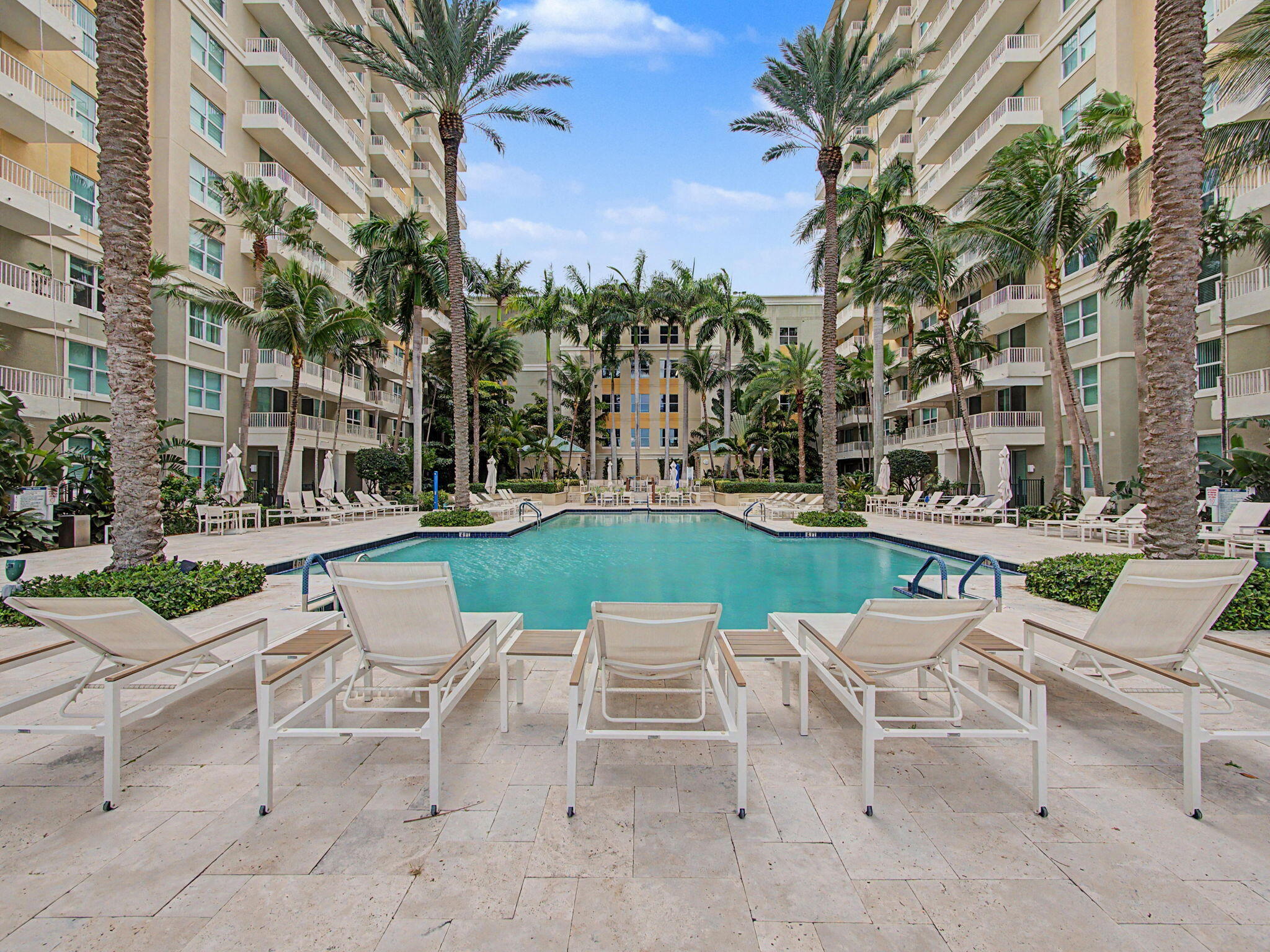 625 Casa Loma #1402, Boynton Beach FL 33435