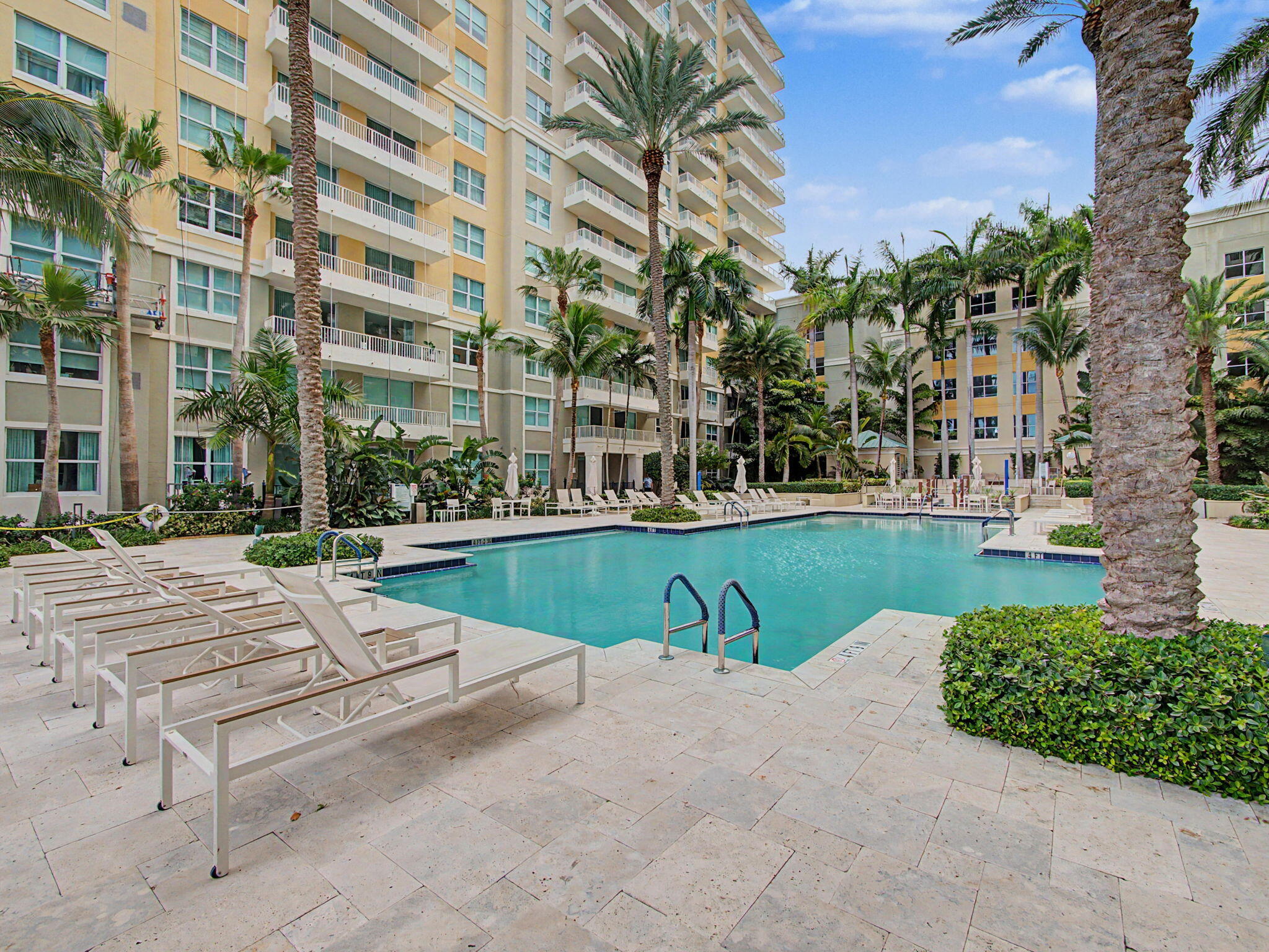 625 Casa Loma #1402, Boynton Beach FL 33435