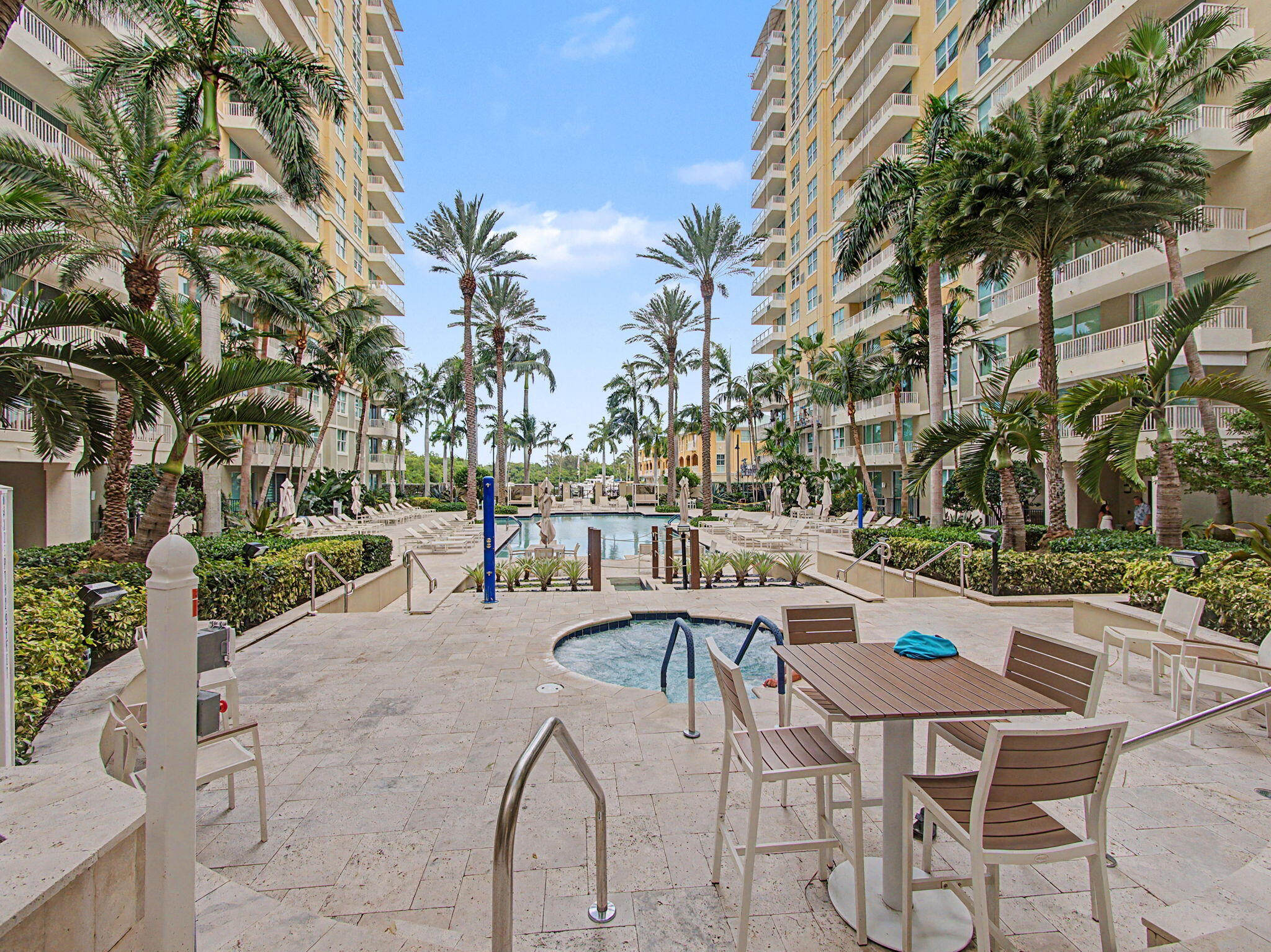 625 Casa Loma #1402, Boynton Beach FL 33435