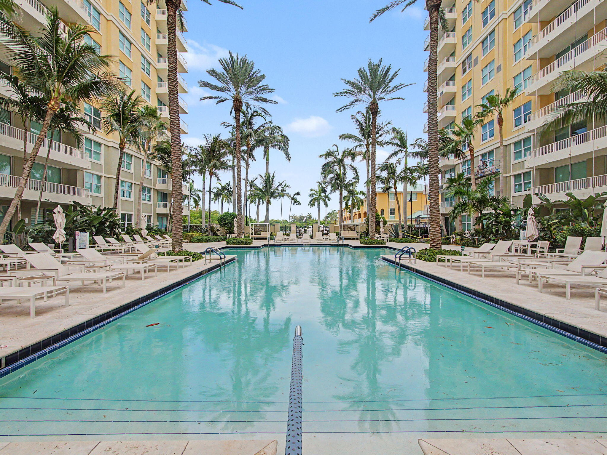 625 Casa Loma #1402, Boynton Beach FL 33435