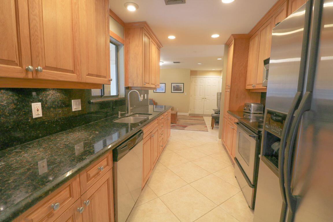 73 Pine Hill, Jupiter FL 33469
