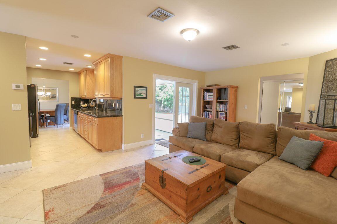 73 Pine Hill, Jupiter FL 33469