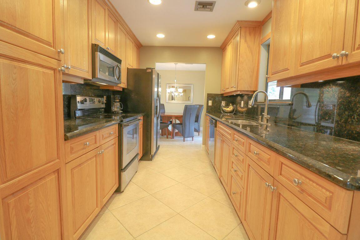 73 Pine Hill, Jupiter FL 33469