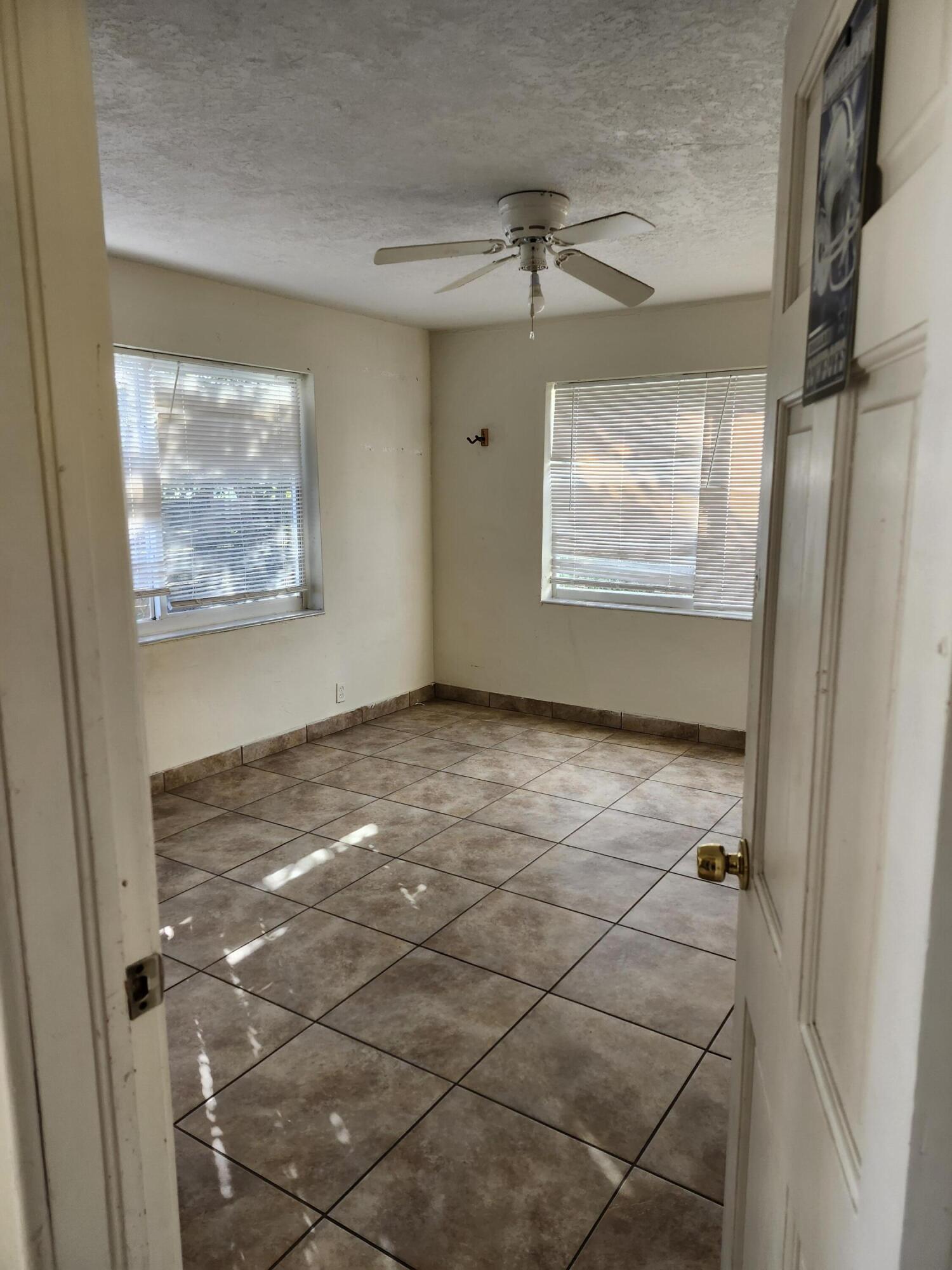 1102 James, Lake Worth FL 33462