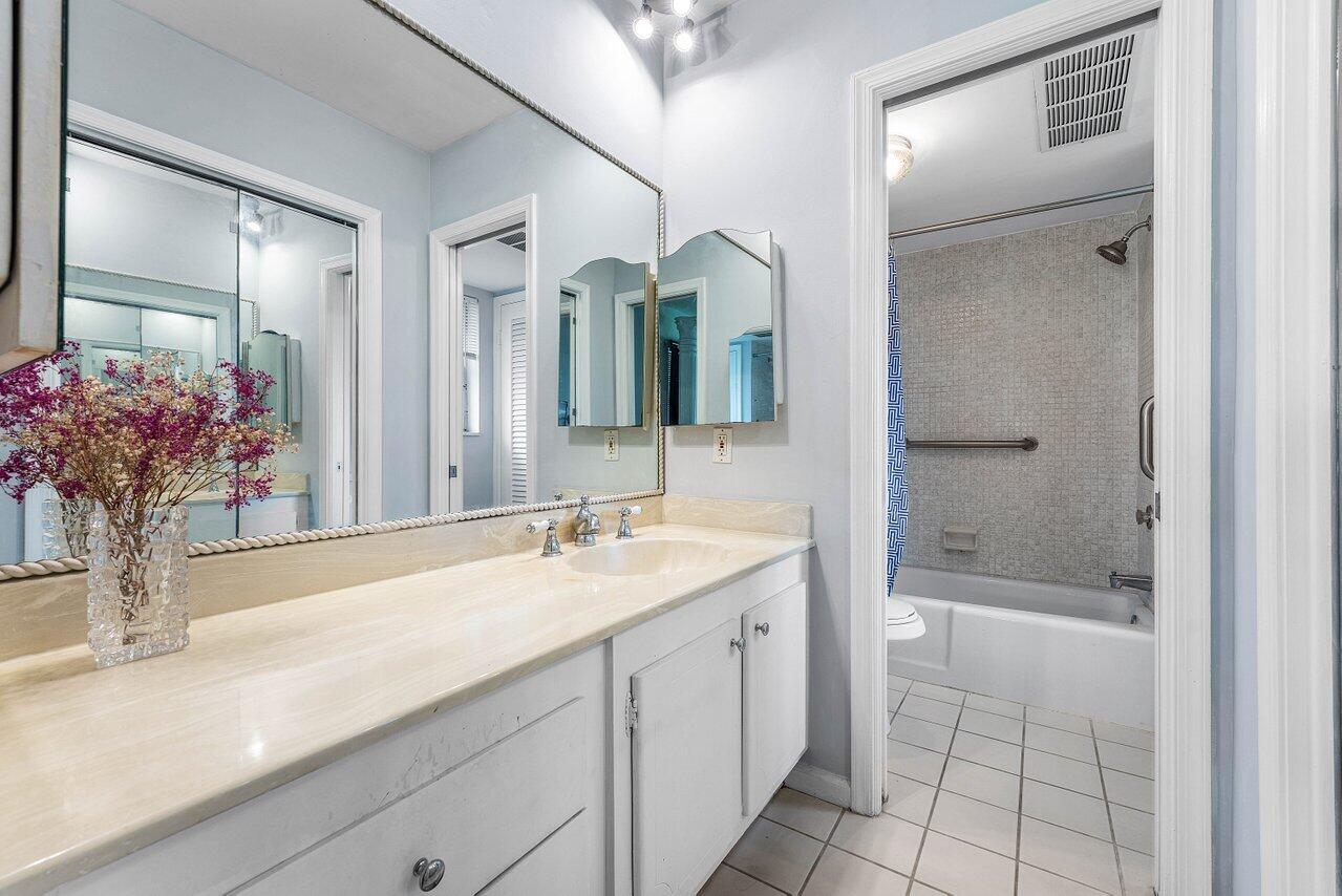 157 Atlantis #301, Atlantis FL 33462